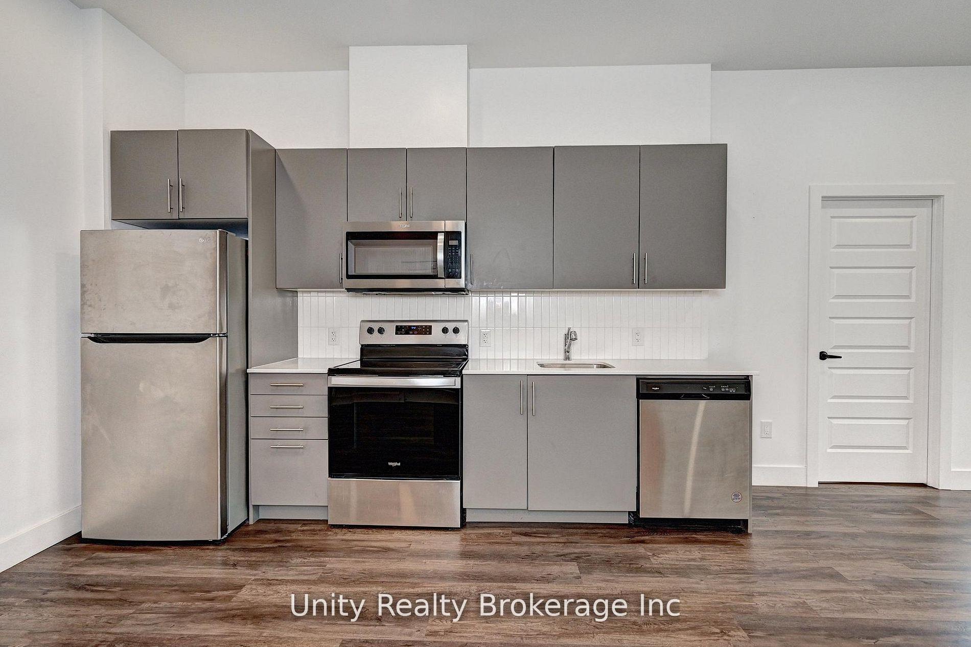 Photo 11 of 26 Lowes Street W, Guelph, Clairfields/Hanlon Business Park — HOMEH