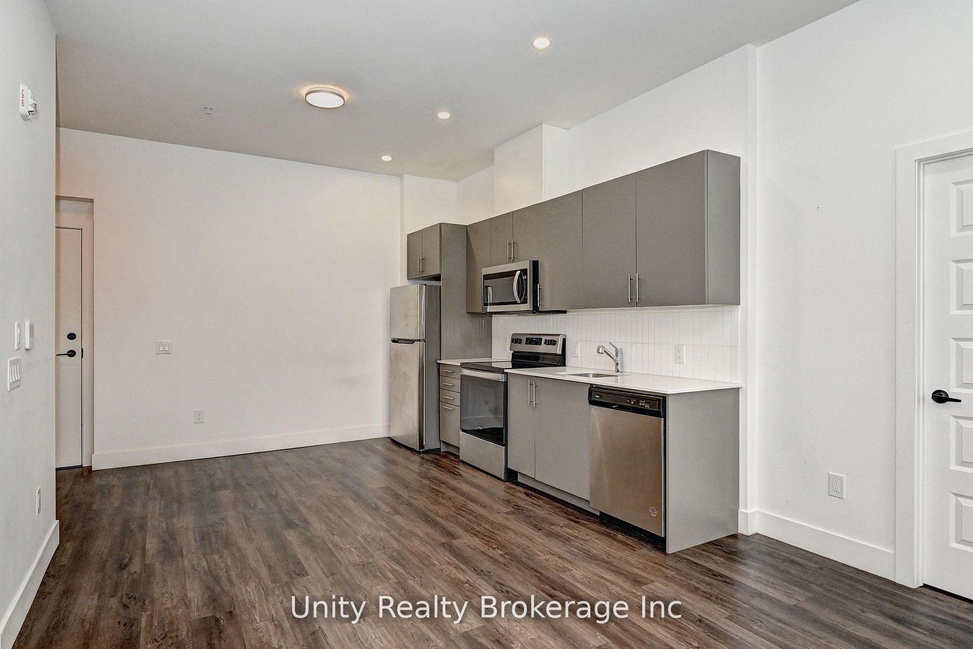 Photo 14 of 26 Lowes Street W, Guelph, Clairfields/Hanlon Business Park — HOMEH