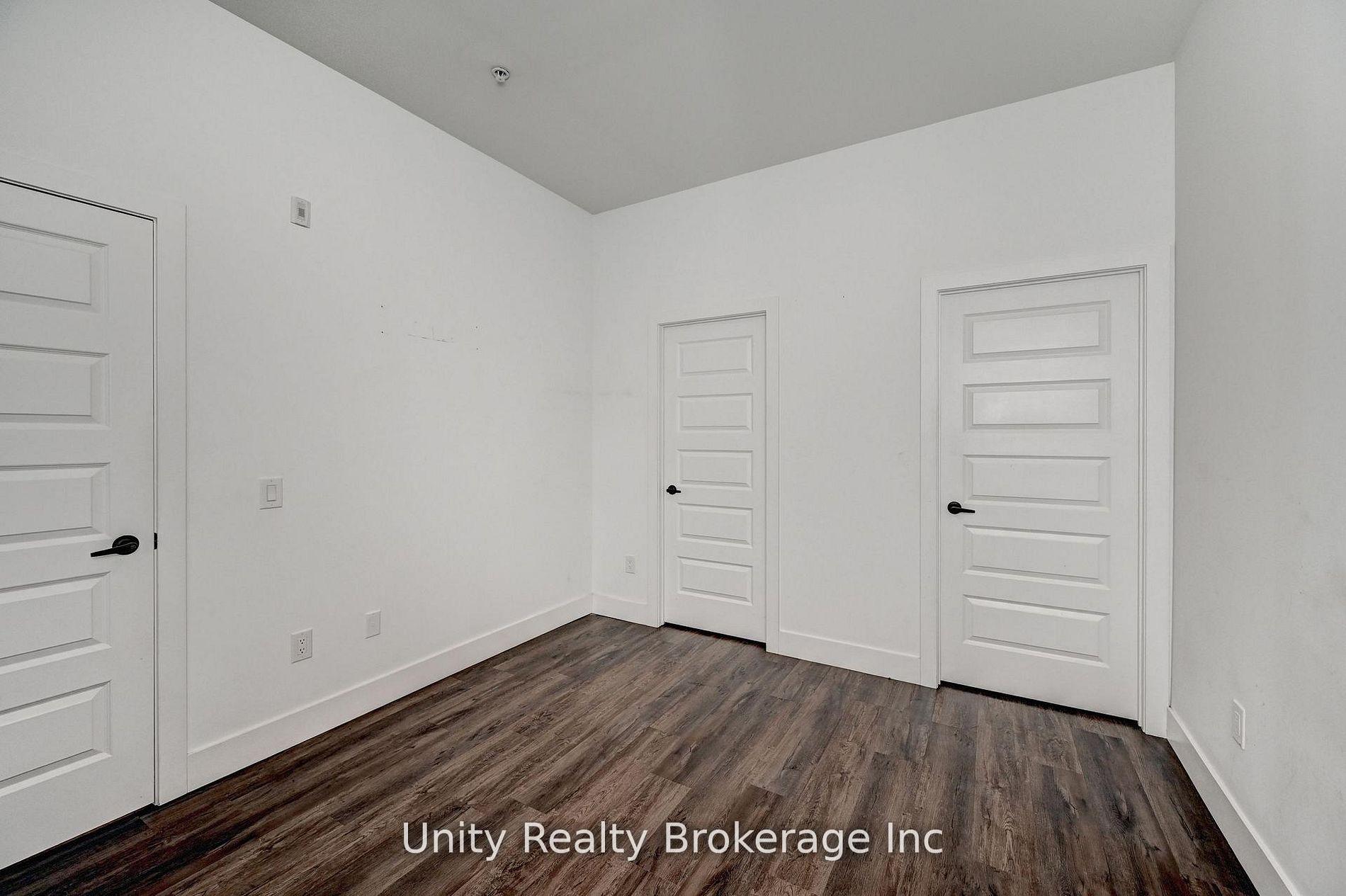 Photo 17 of 26 Lowes Street W, Guelph, Clairfields/Hanlon Business Park — HOMEH