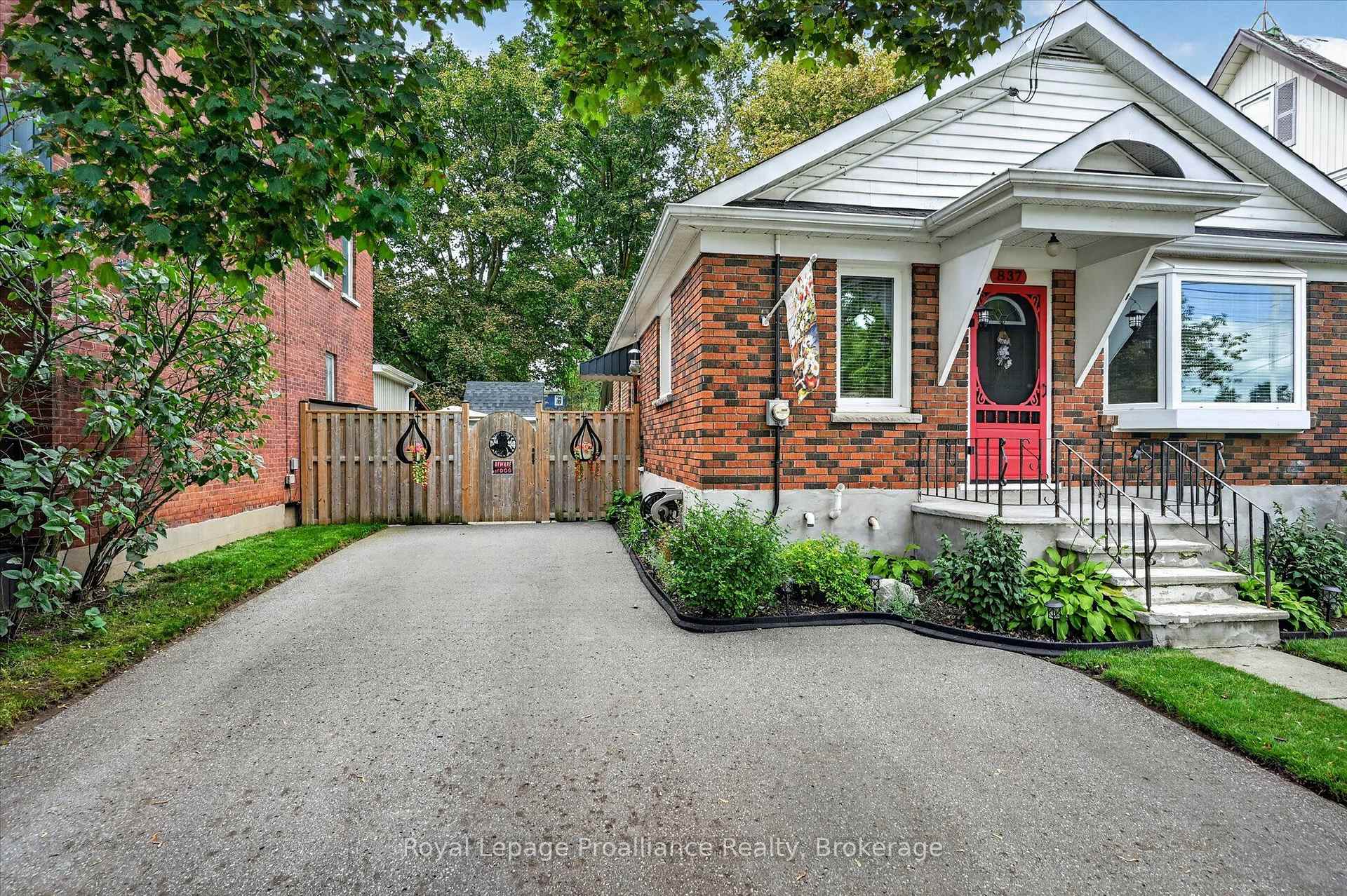 Photo of 837 Sherburne Street