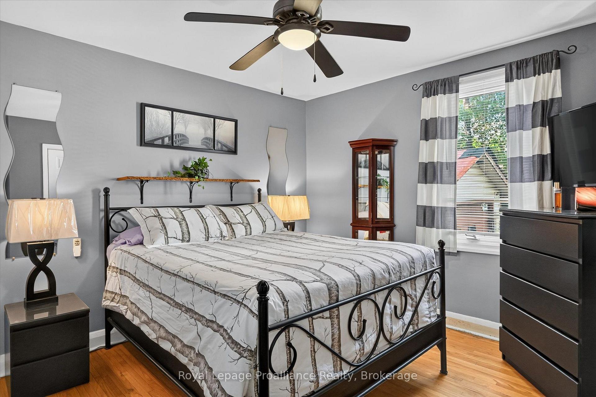 Photo 12 of 837 Sherburne Street, Peterborough, Otonabee Ward 1 — HOMEH