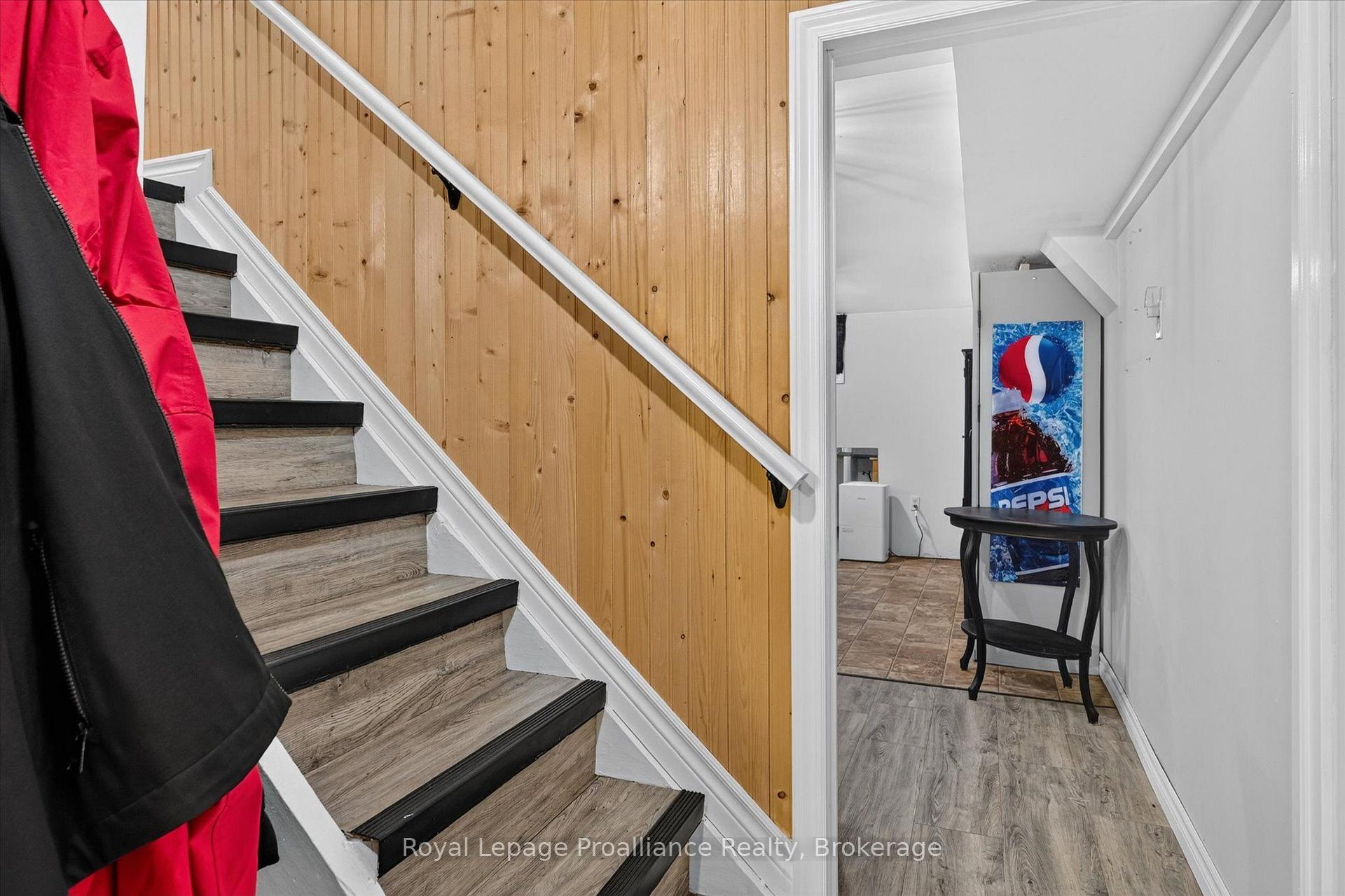 Photo 16 of 837 Sherburne Street, Peterborough, Otonabee Ward 1 — HOMEH