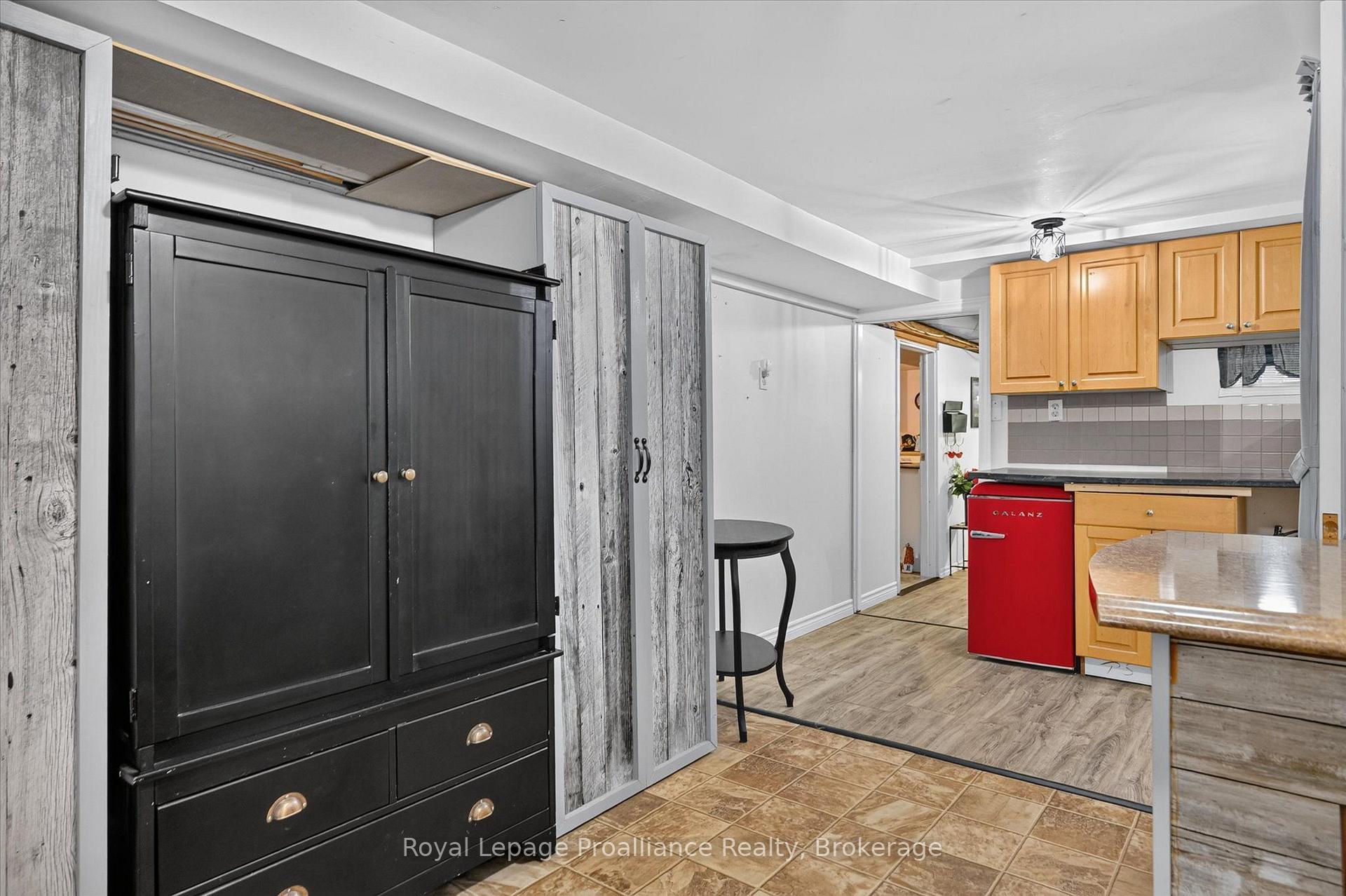 Photo 17 of 837 Sherburne Street, Peterborough, Otonabee Ward 1 — HOMEH