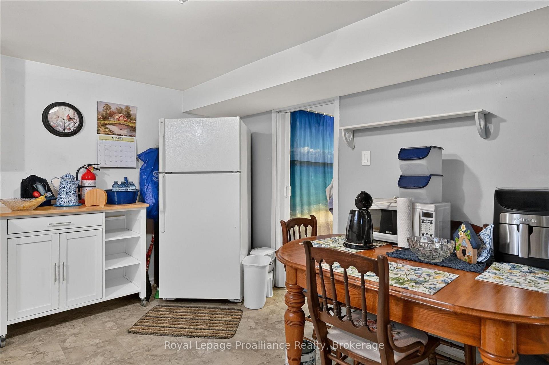Photo 20 of 837 Sherburne Street, Peterborough, Otonabee Ward 1 — HOMEH