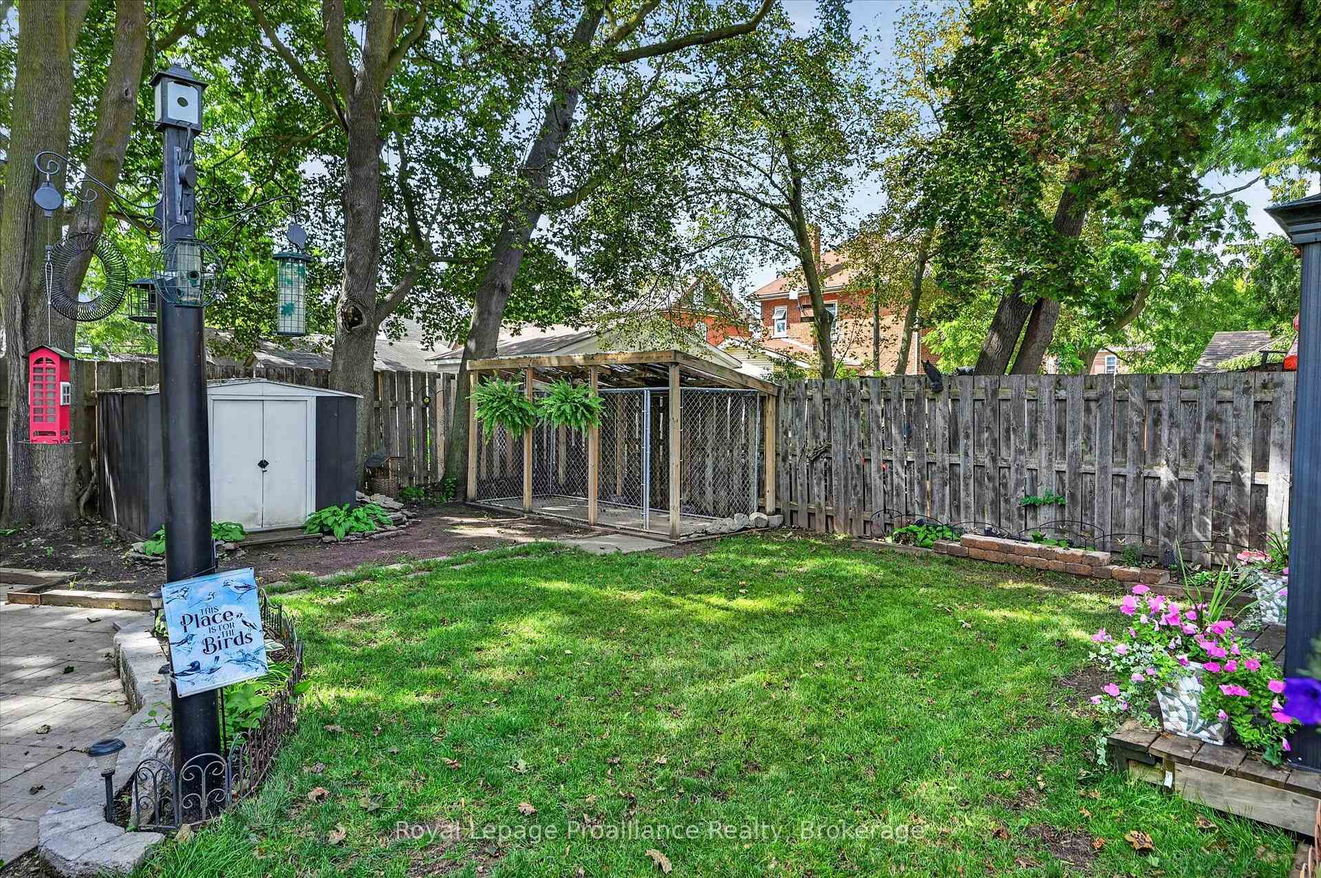 Photo 27 of 837 Sherburne Street, Peterborough, Otonabee Ward 1 — HOMEH