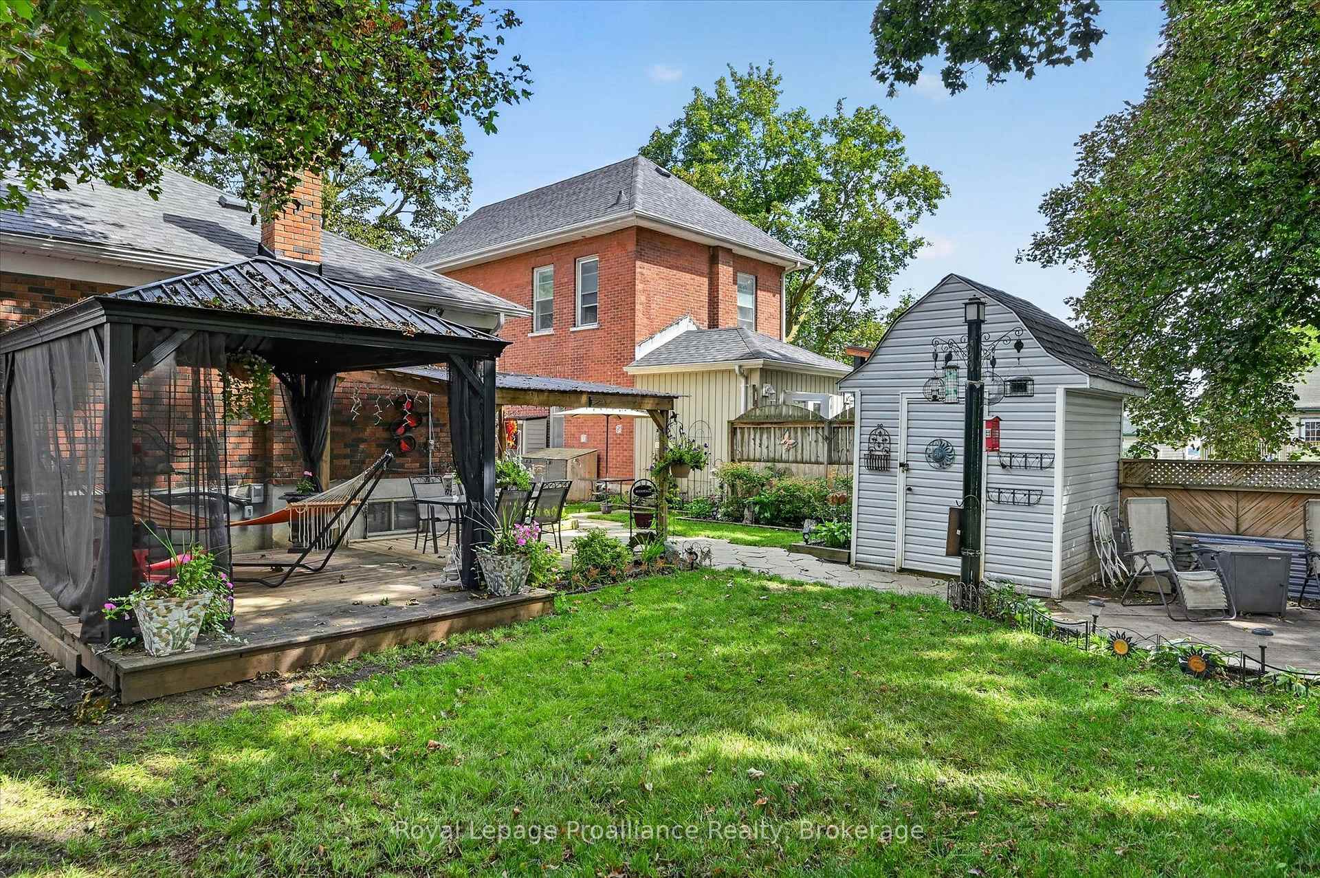 Photo 29 of 837 Sherburne Street, Peterborough, Otonabee Ward 1 — HOMEH