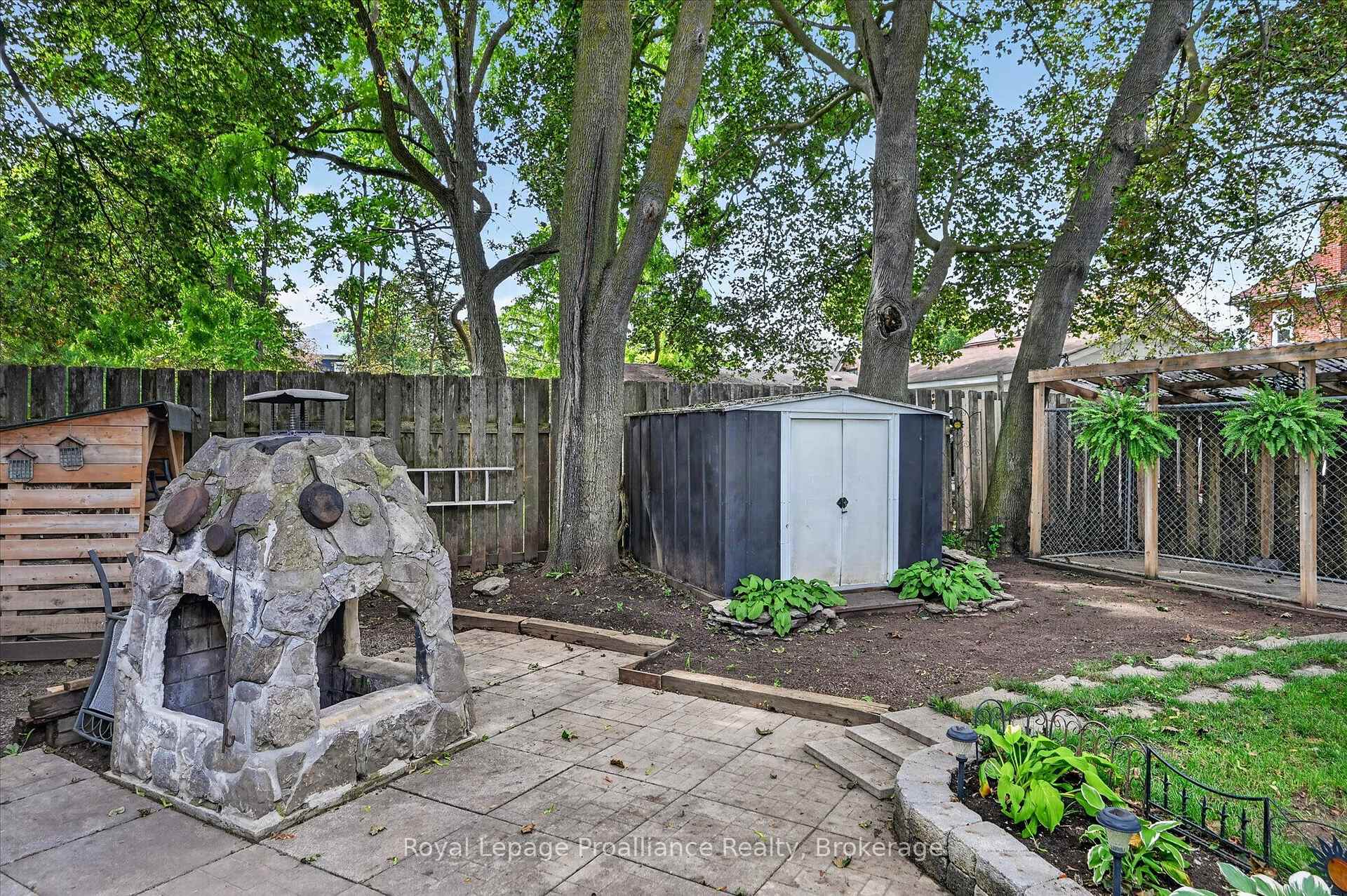 Photo 30 of 837 Sherburne Street, Peterborough, Otonabee Ward 1 — HOMEH