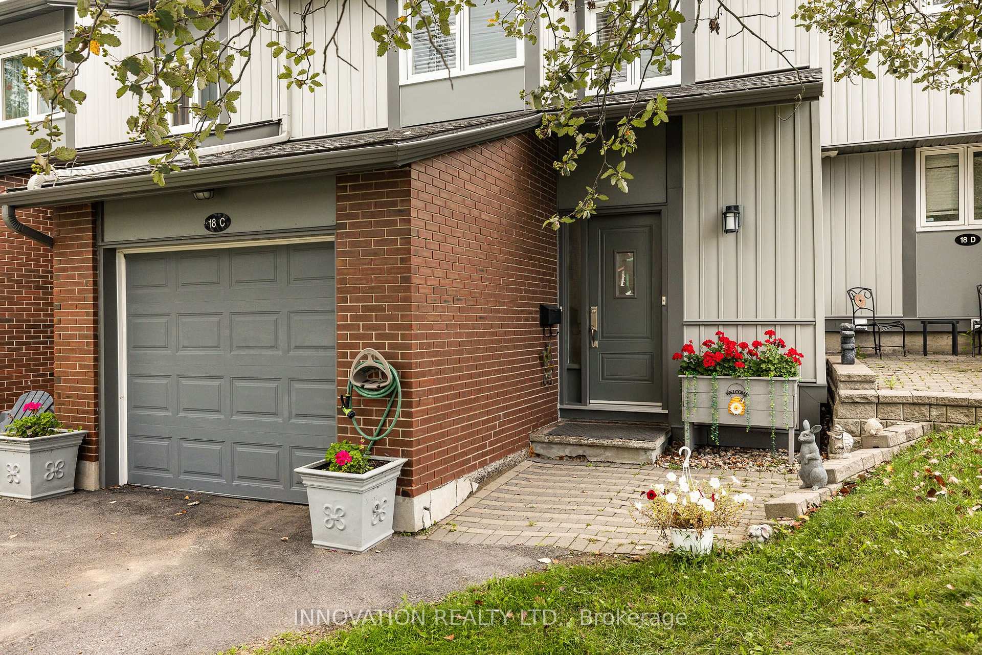 Photo 4 of Unit C, 18 Benlea Drive, Ottawa, Tanglewood — HOMEH