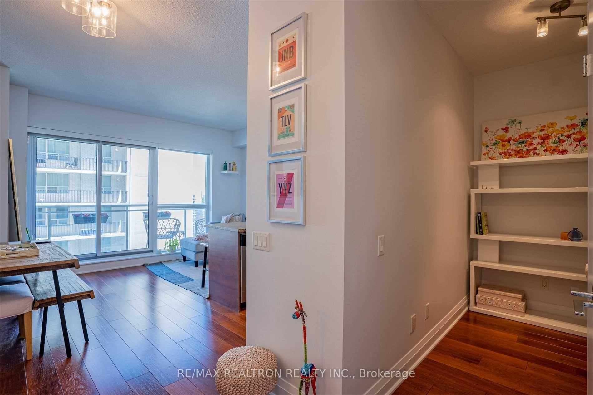 Photo 7 of Unit 911, 83 Redpath Avenue, Toronto, Mount Pleasant West — HOMEH