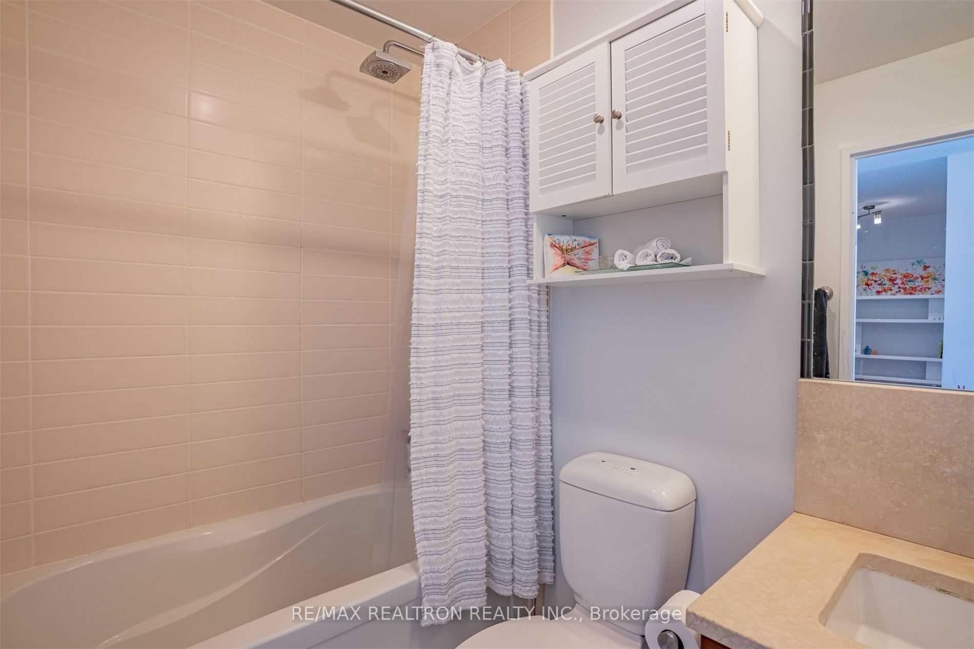 Photo 10 of Unit 911, 83 Redpath Avenue, Toronto, Mount Pleasant West — HOMEH