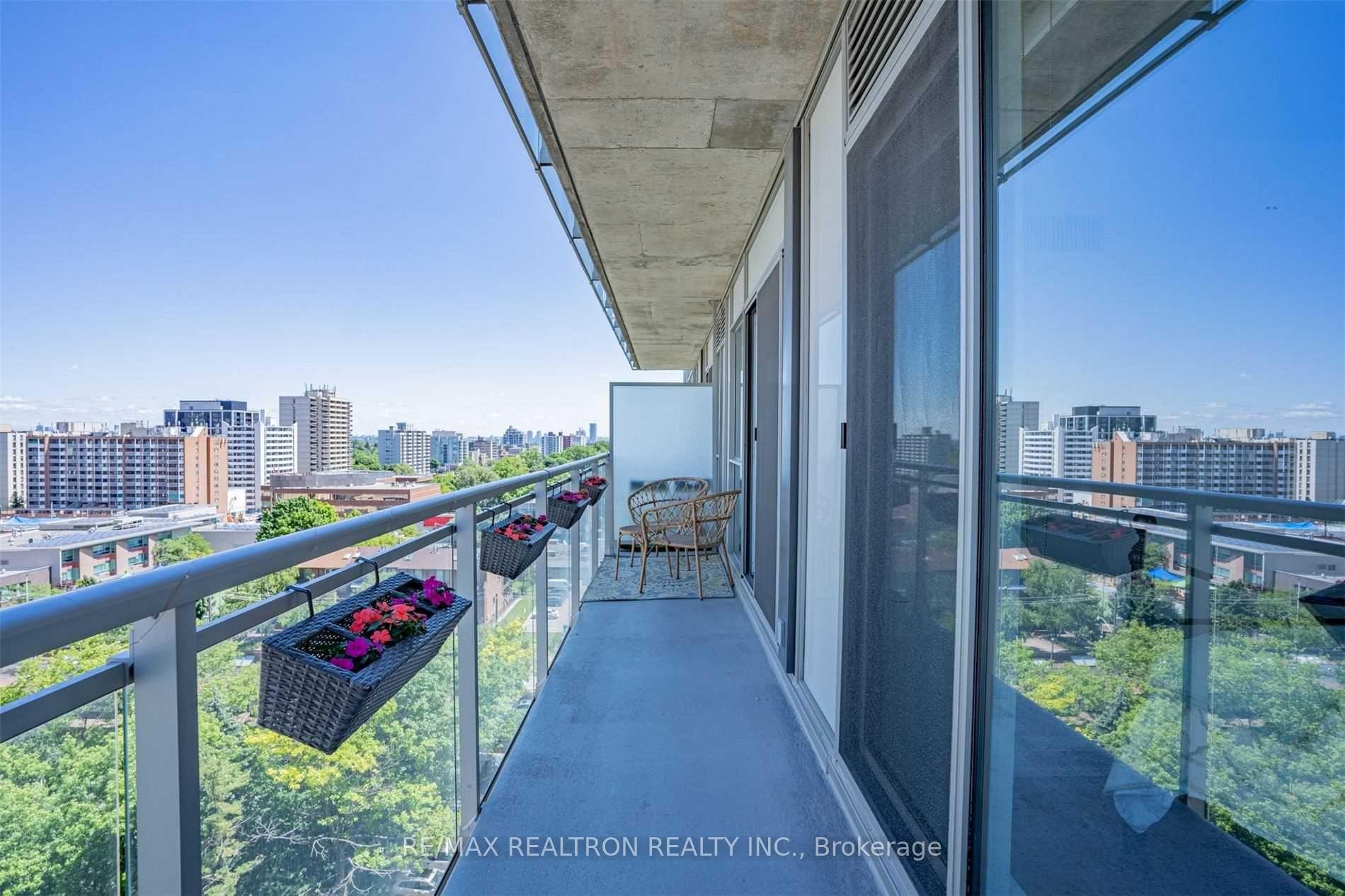 Photo 11 of Unit 911, 83 Redpath Avenue, Toronto, Mount Pleasant West — HOMEH