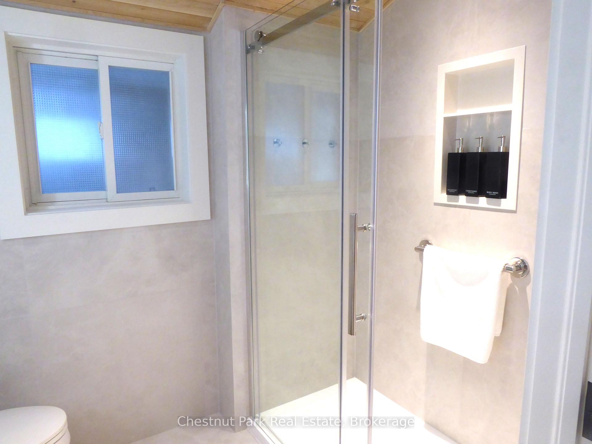 Photo 20 of 121 Kiowana Beach Road, Meaford — HOMEH