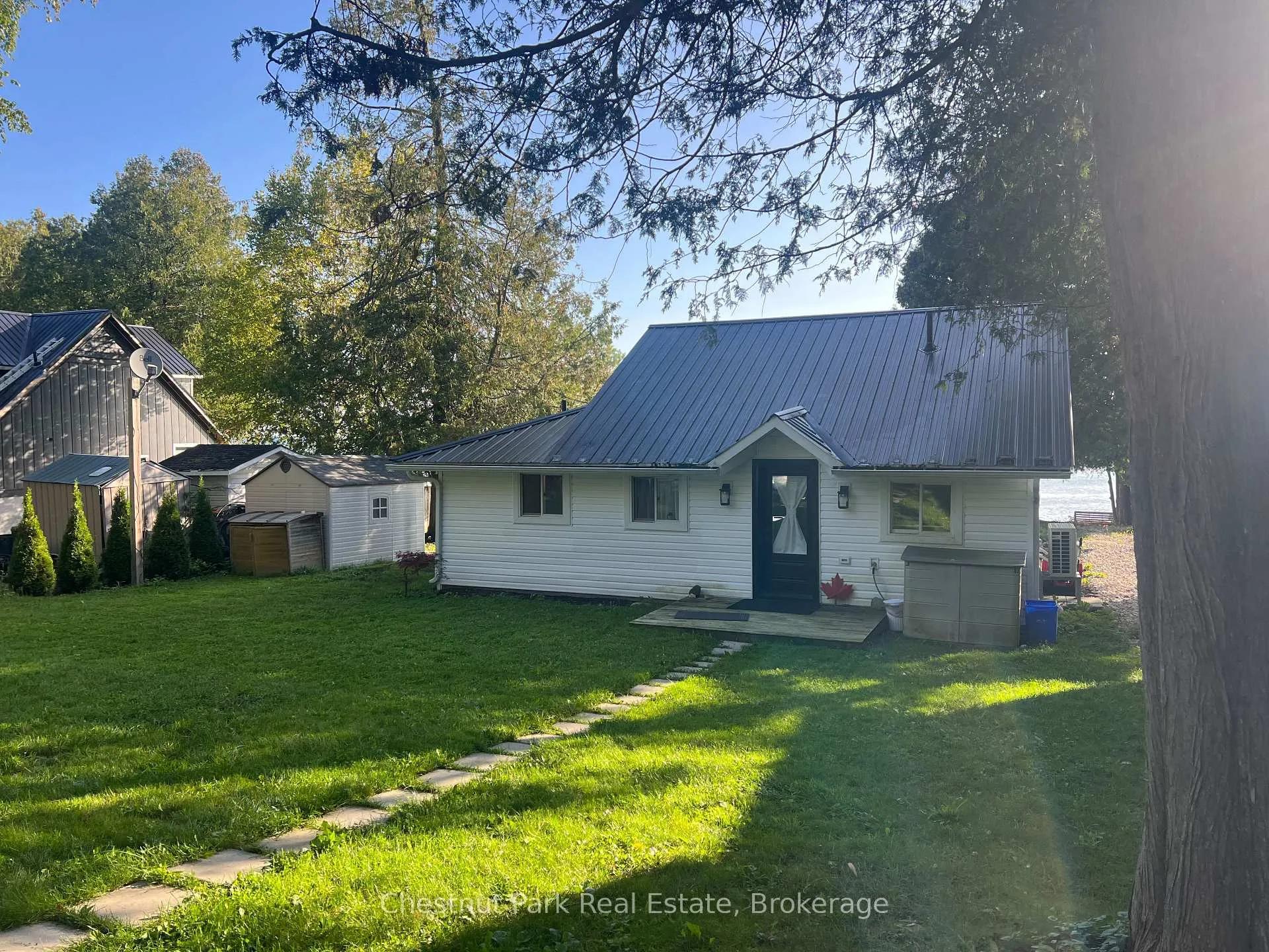 Photo 2 of 121 Kiowana Beach Road, Meaford — HOMEH