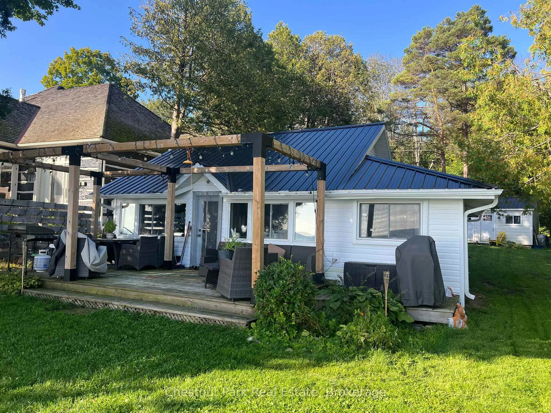 Photo 5 of 121 Kiowana Beach Road, Meaford — HOMEH