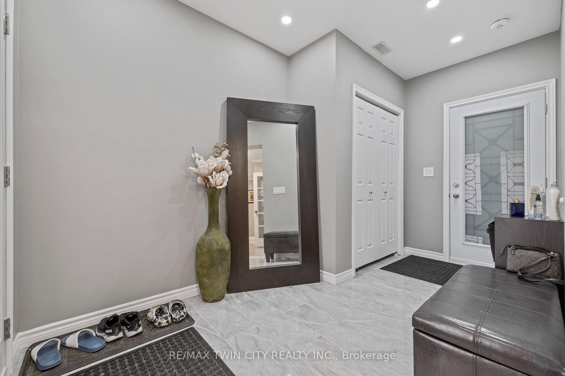 Photo 6 of 169 Mount Pleasant Street, Brantford, Empire South — HOMEH