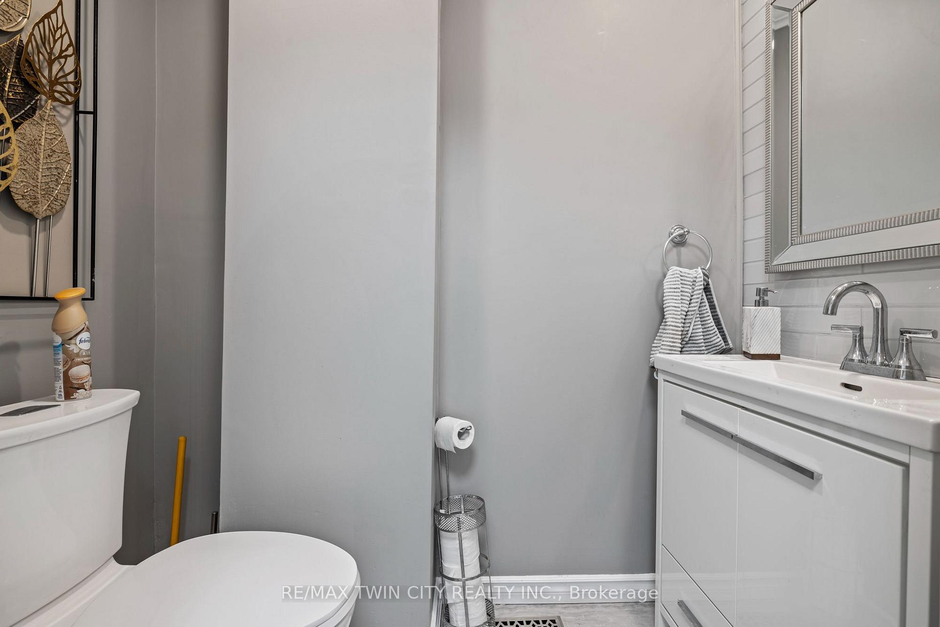 Photo 7 of 169 Mount Pleasant Street, Brantford, Empire South — HOMEH