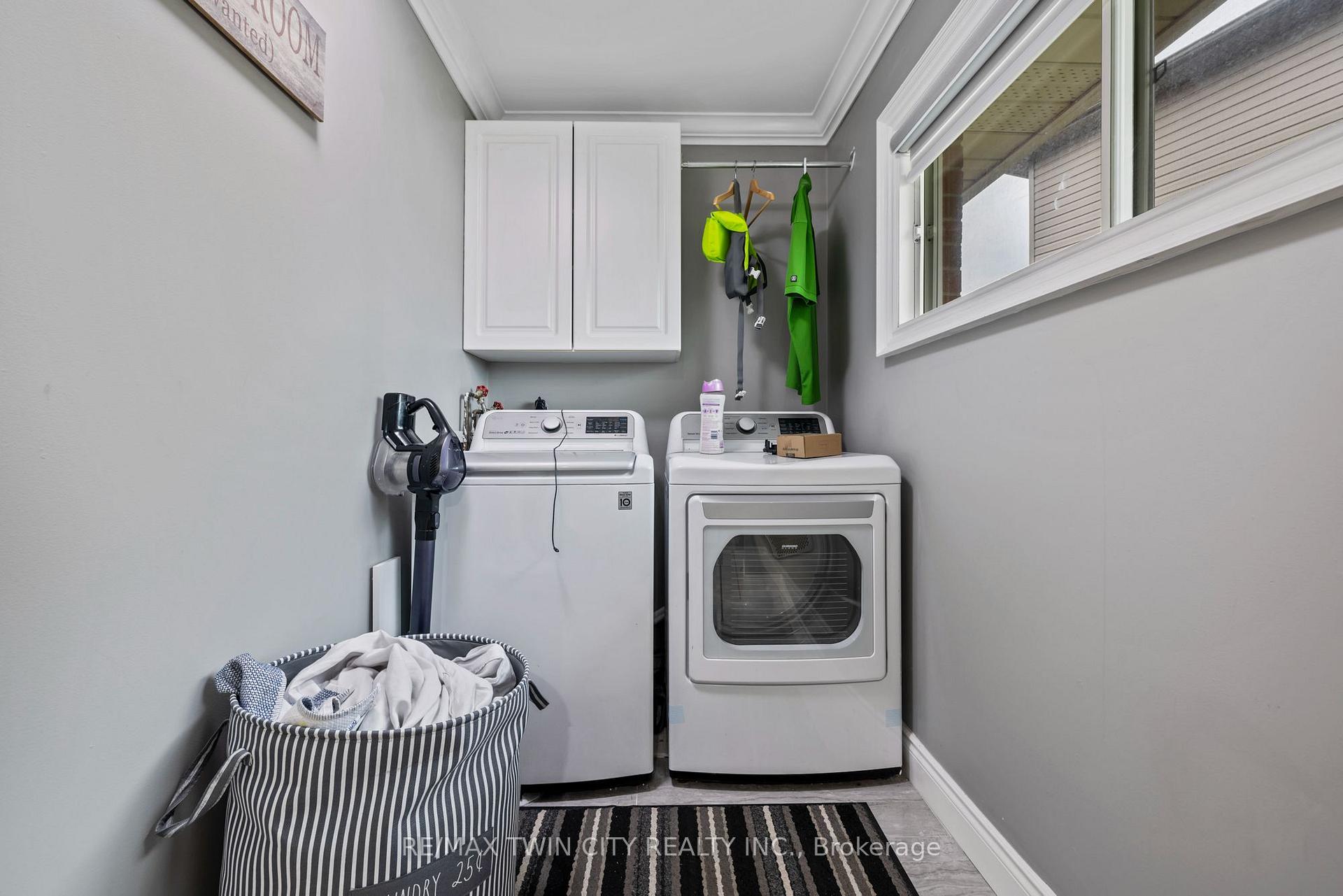 Photo 10 of 169 Mount Pleasant Street, Brantford, Empire South — HOMEH