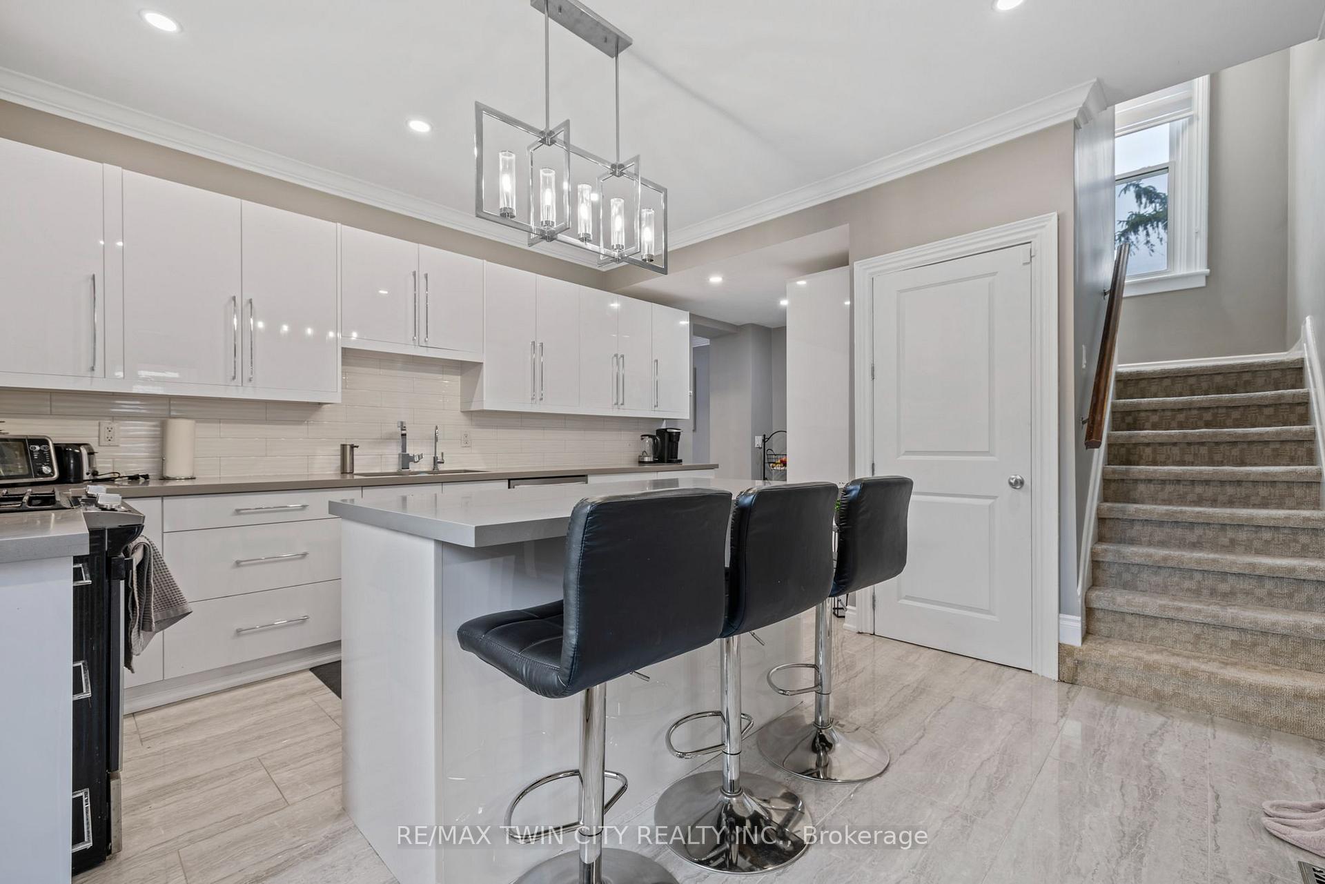 Photo 12 of 169 Mount Pleasant Street, Brantford, Empire South — HOMEH