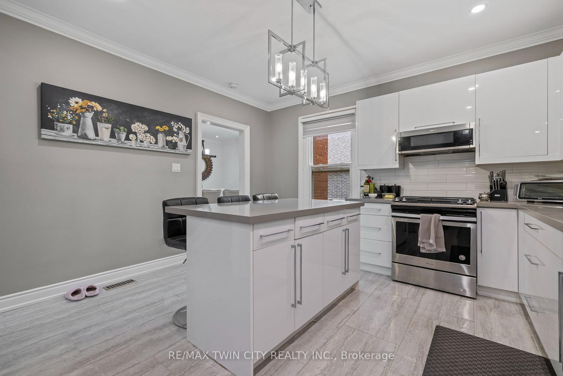 Photo 13 of 169 Mount Pleasant Street, Brantford, Empire South — HOMEH