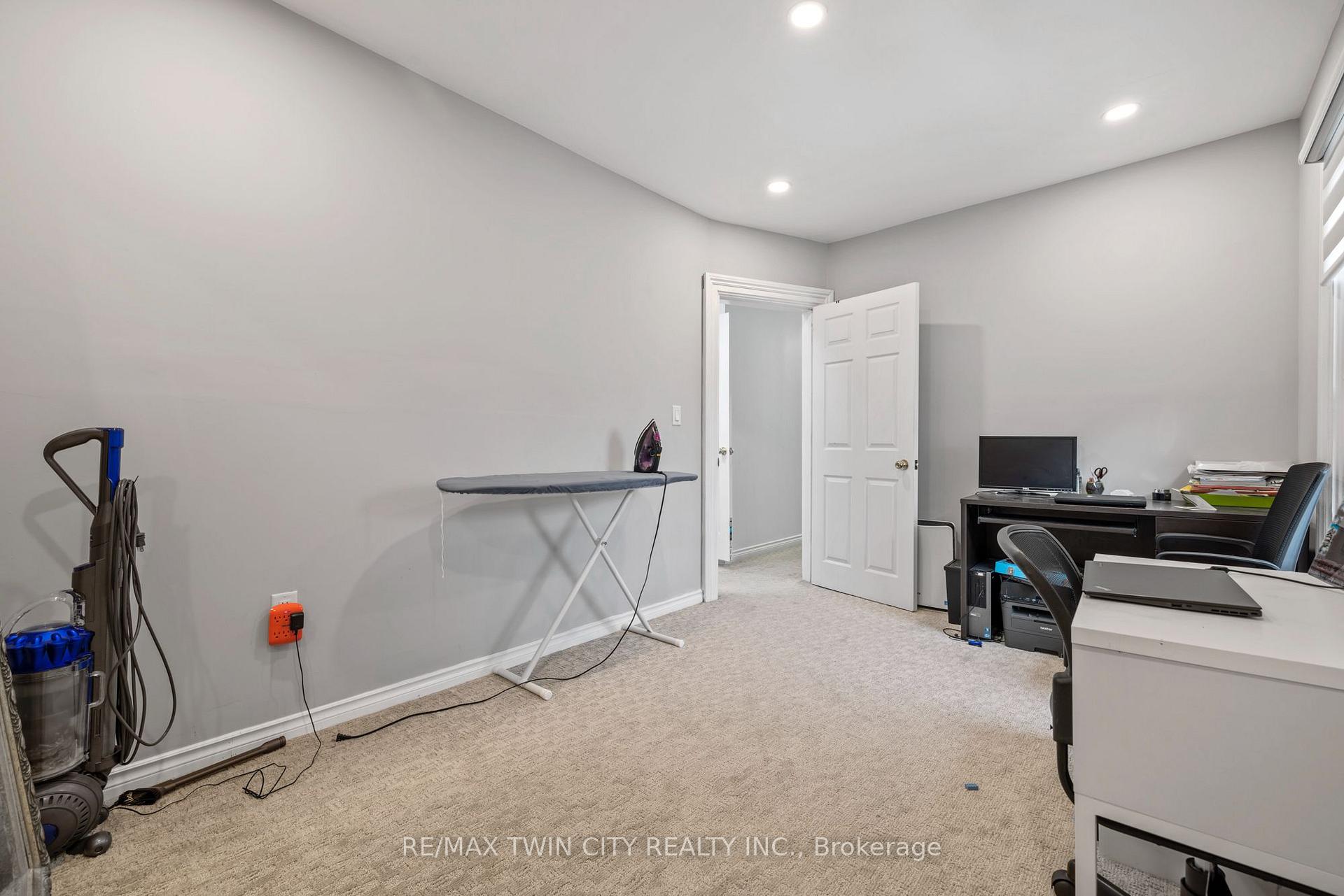 Photo 30 of 169 Mount Pleasant Street, Brantford, Empire South — HOMEH