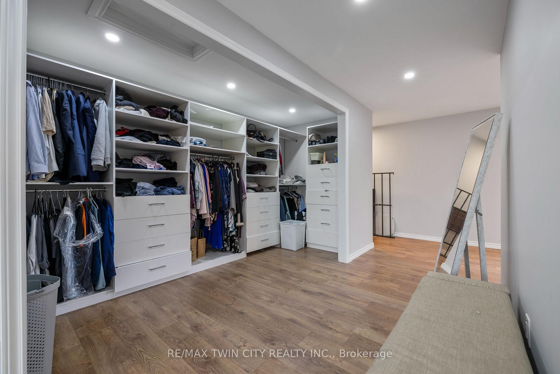 Photo 34 of 169 Mount Pleasant Street, Brantford, Empire South — HOMEH