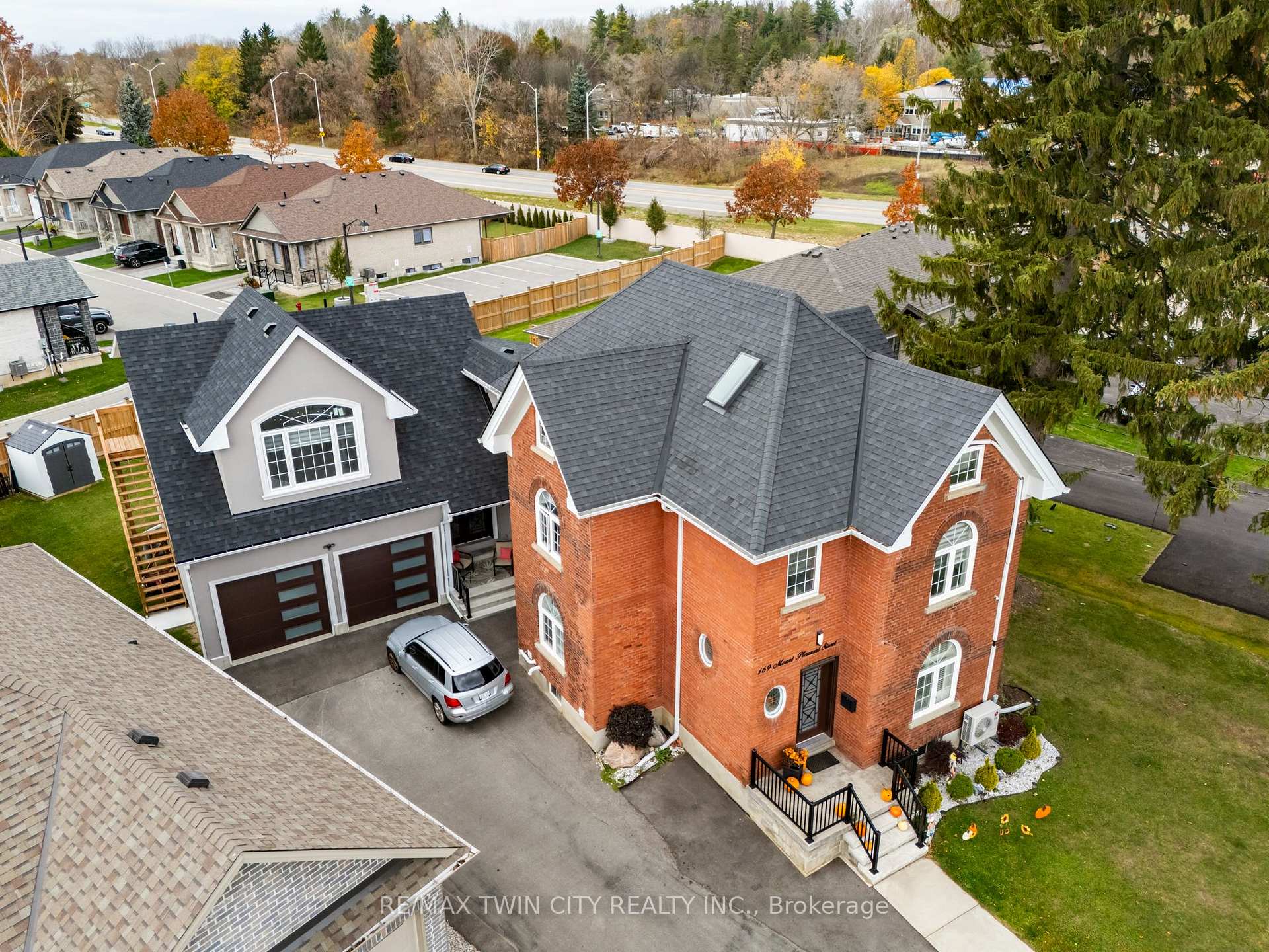 Photo 44 of 169 Mount Pleasant Street, Brantford, Empire South — HOMEH