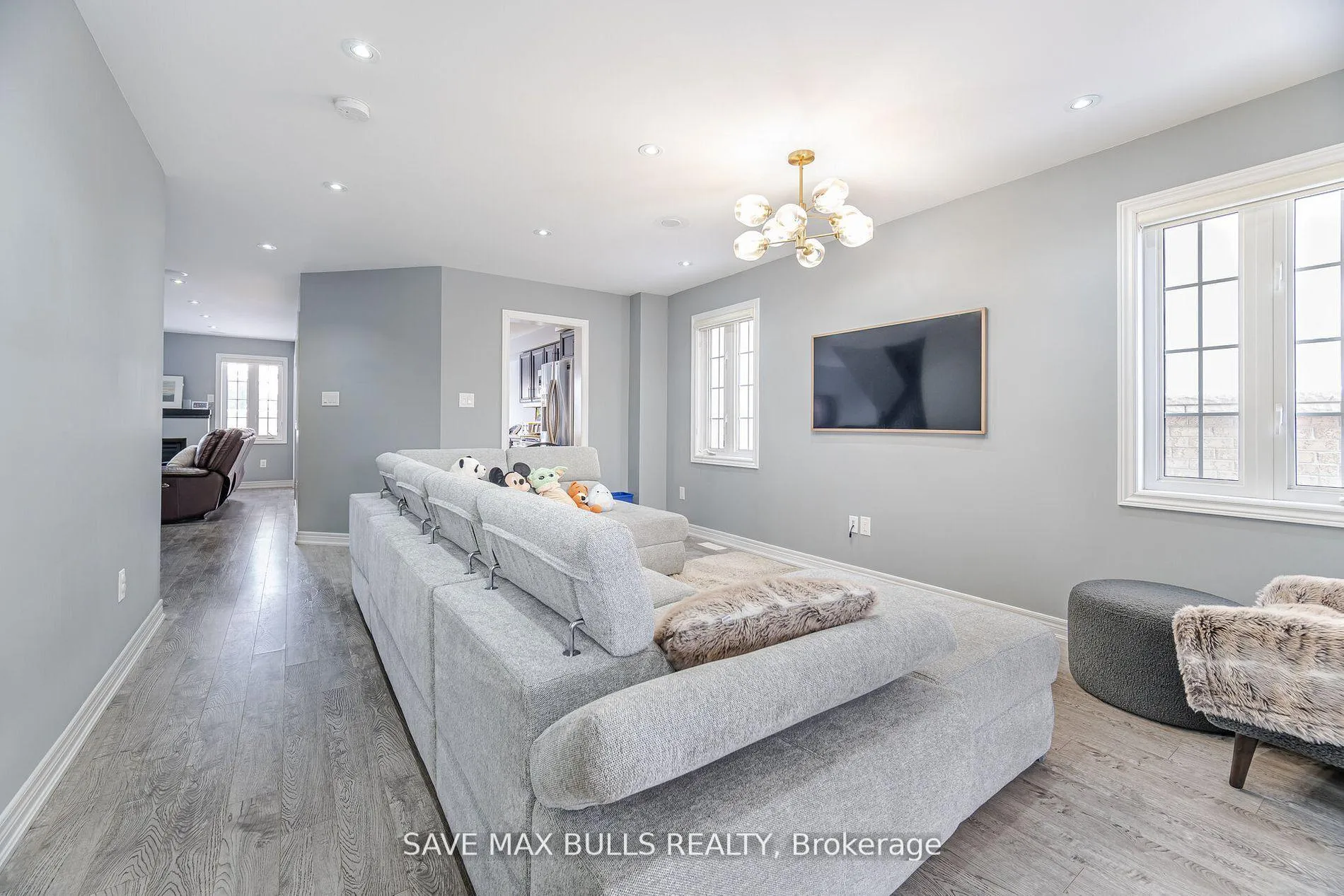 Photo 7 of 26 Beachville Circle, Brampton, Credit Valley — HOMEH