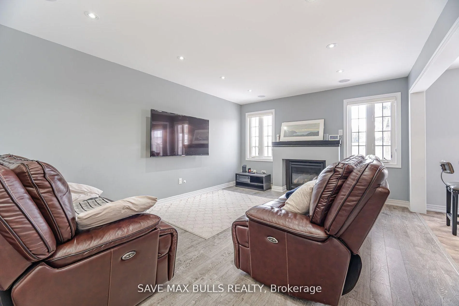 Photo 8 of 26 Beachville Circle, Brampton, Credit Valley — HOMEH