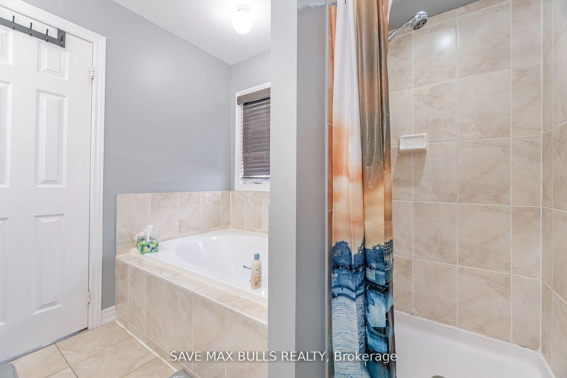 Photo 22 of 26 Beachville Circle, Brampton, Credit Valley — HOMEH