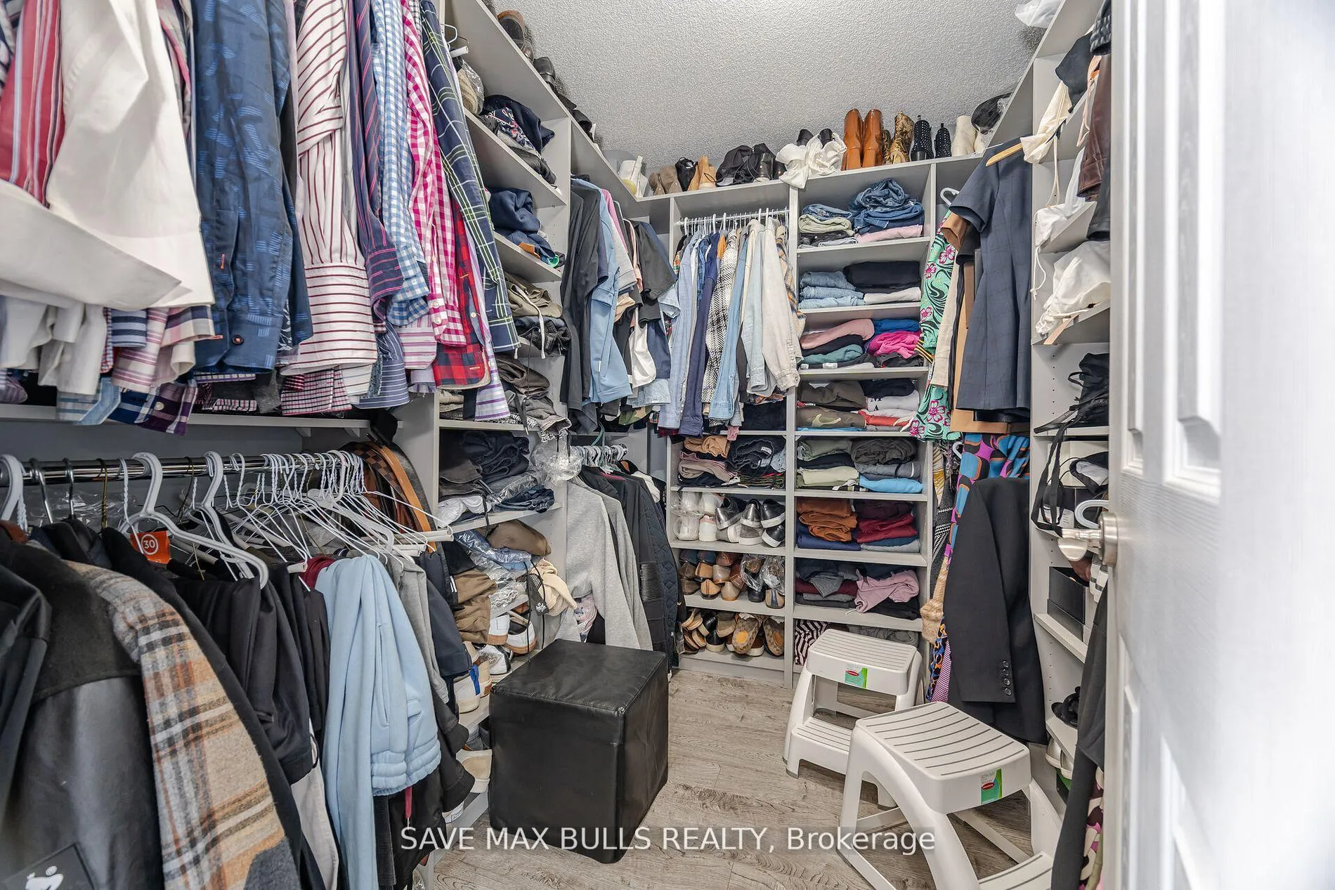 Photo 23 of 26 Beachville Circle, Brampton, Credit Valley — HOMEH