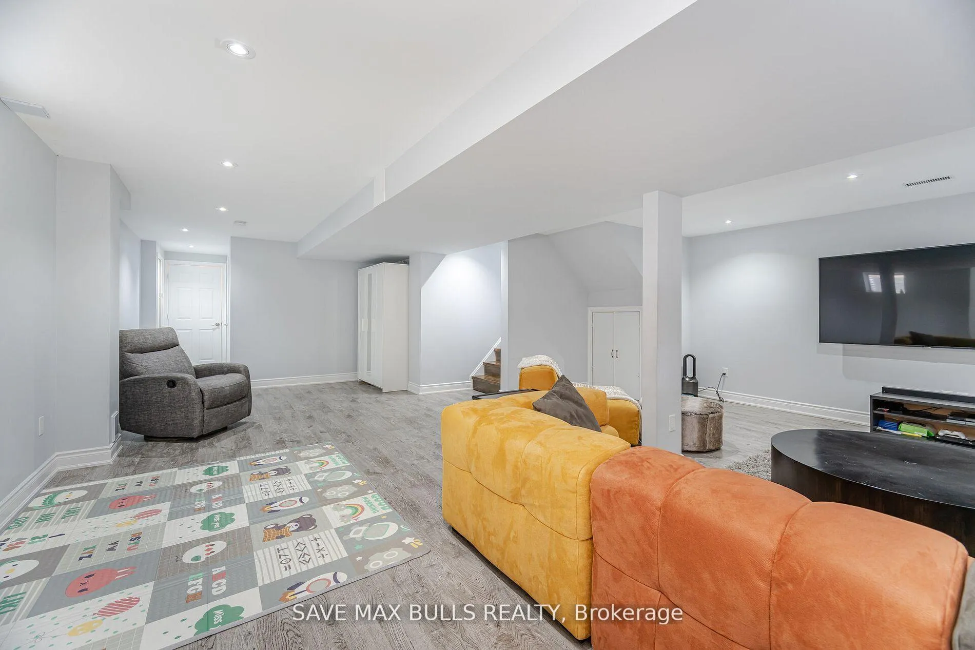 Photo 34 of 26 Beachville Circle, Brampton, Credit Valley — HOMEH