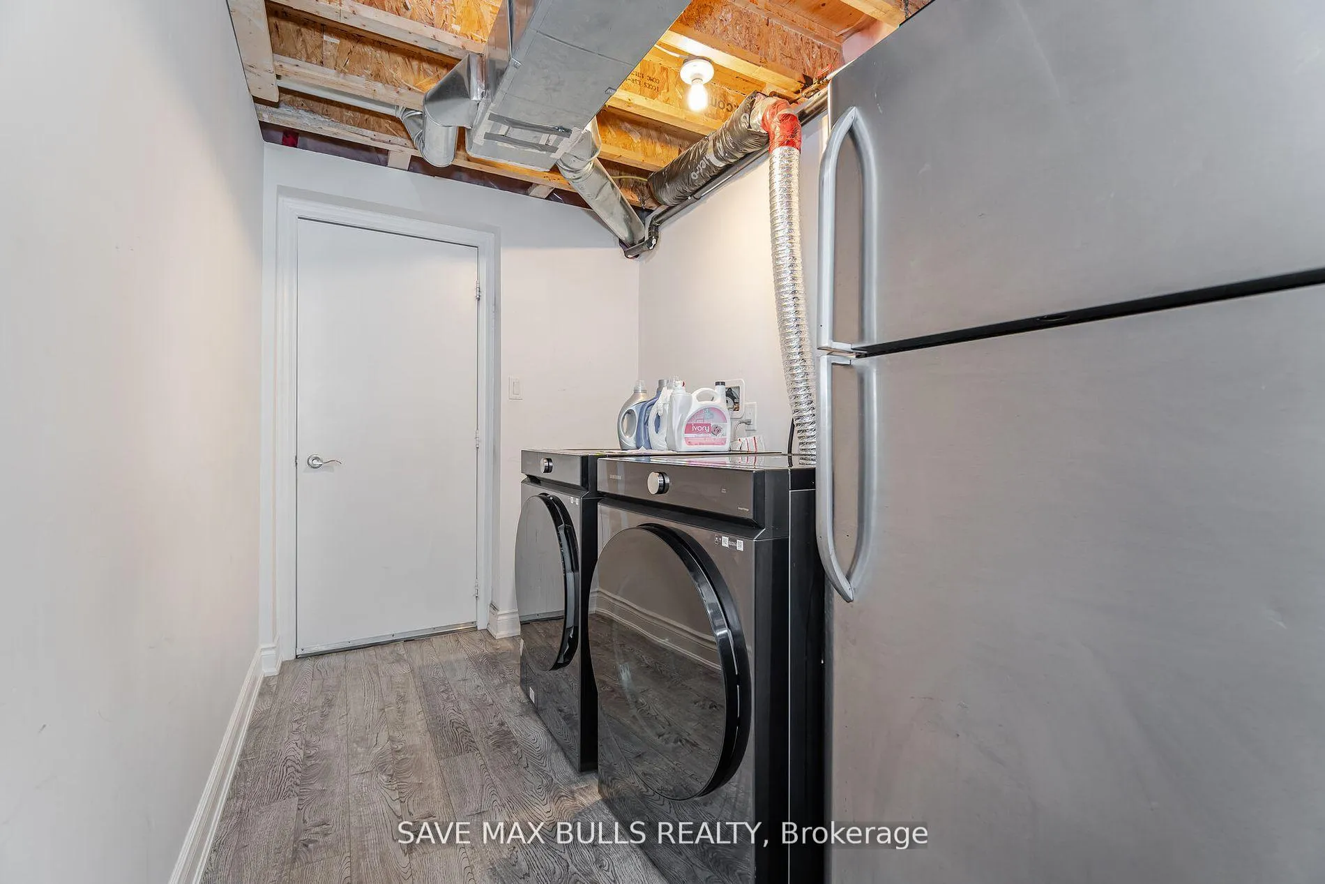 Photo 37 of 26 Beachville Circle, Brampton, Credit Valley — HOMEH