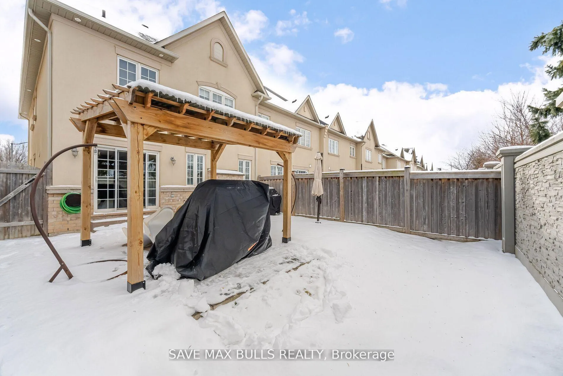 Photo 40 of 26 Beachville Circle, Brampton, Credit Valley — HOMEH