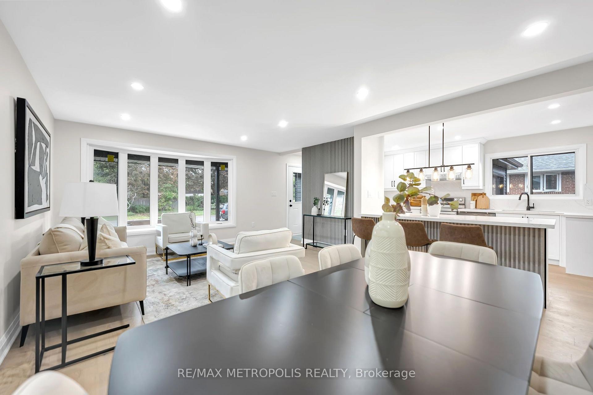 Photo 12 of 205 Clemence Avenue, Whitby, Downtown Whitby — HOMEH