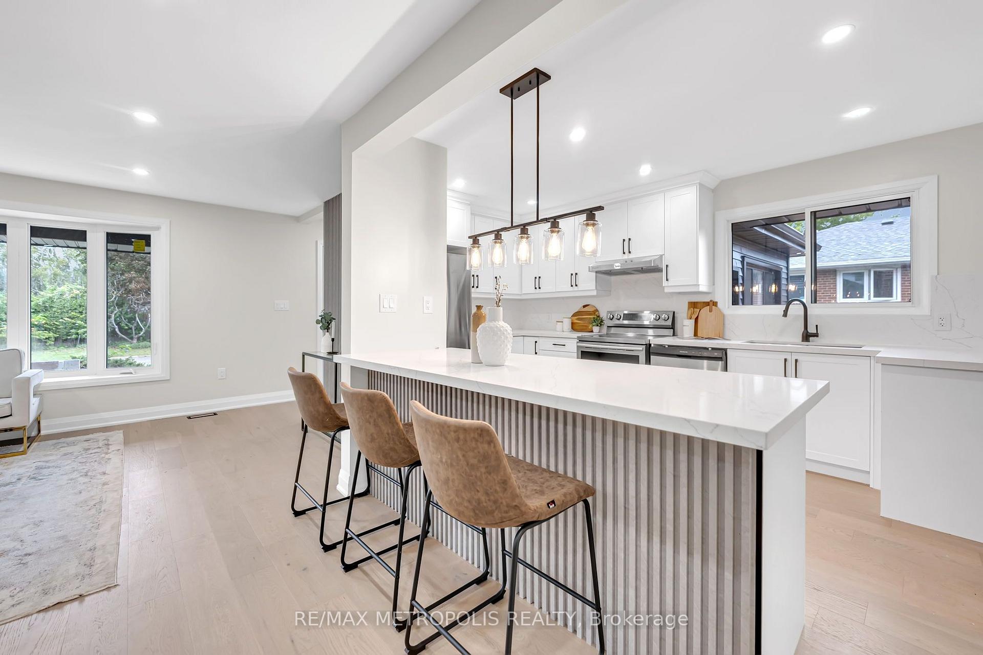 Photo 14 of 205 Clemence Avenue, Whitby, Downtown Whitby — HOMEH