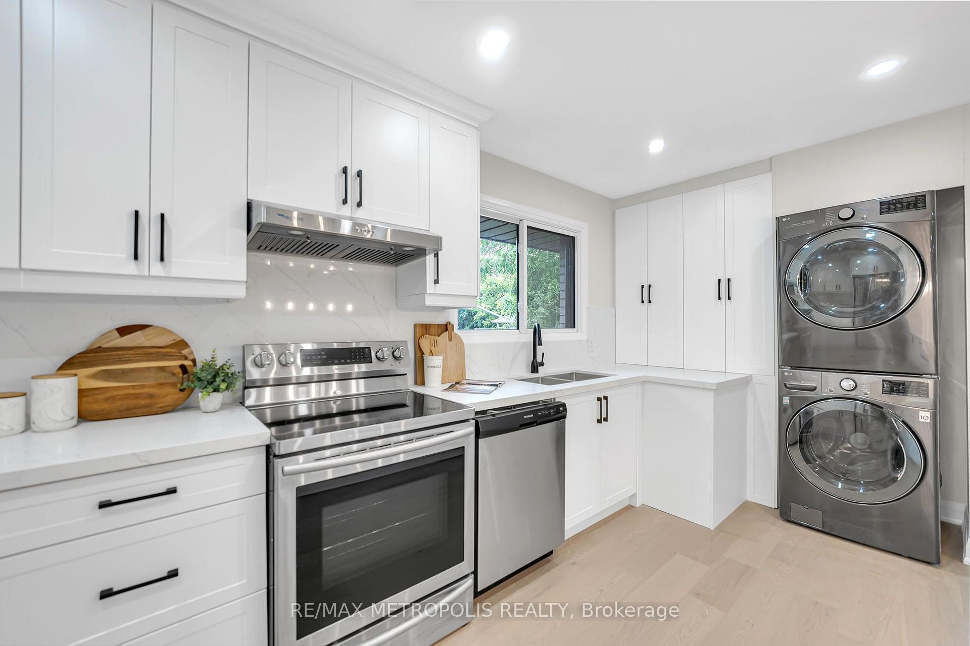Photo 16 of 205 Clemence Avenue, Whitby, Downtown Whitby — HOMEH