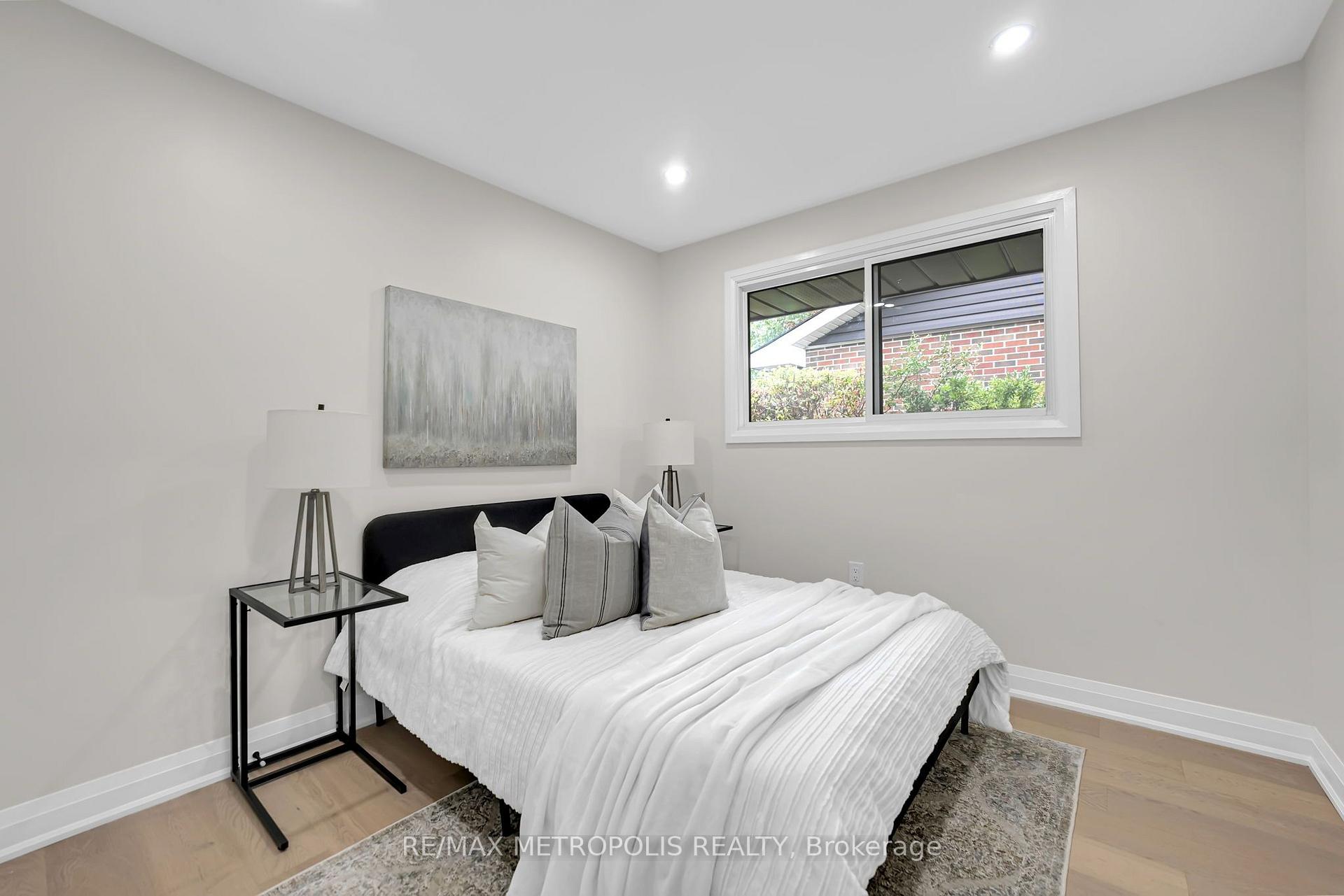 Photo 17 of 205 Clemence Avenue, Whitby, Downtown Whitby — HOMEH