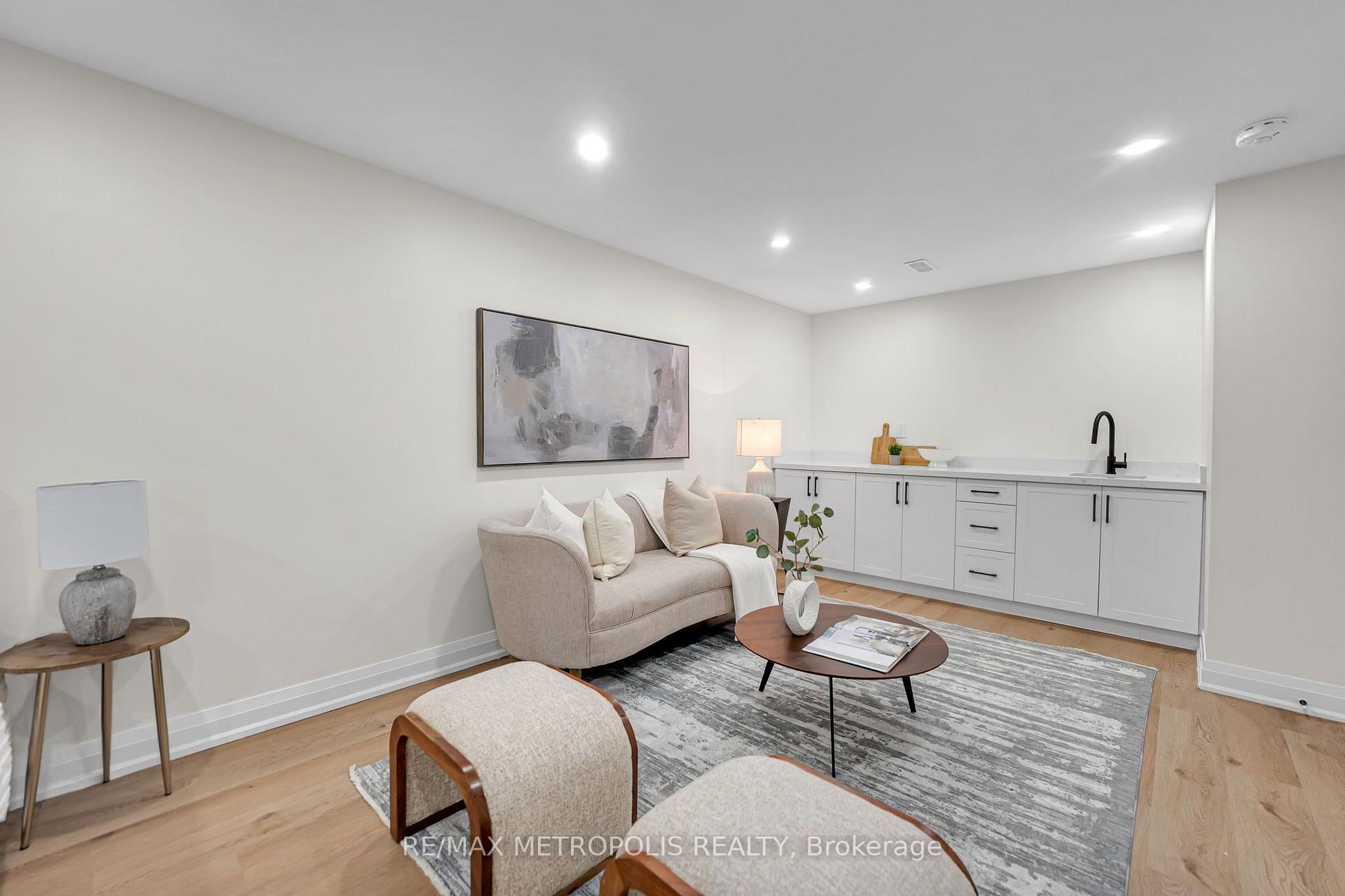 Photo 36 of 205 Clemence Avenue, Whitby, Downtown Whitby — HOMEH