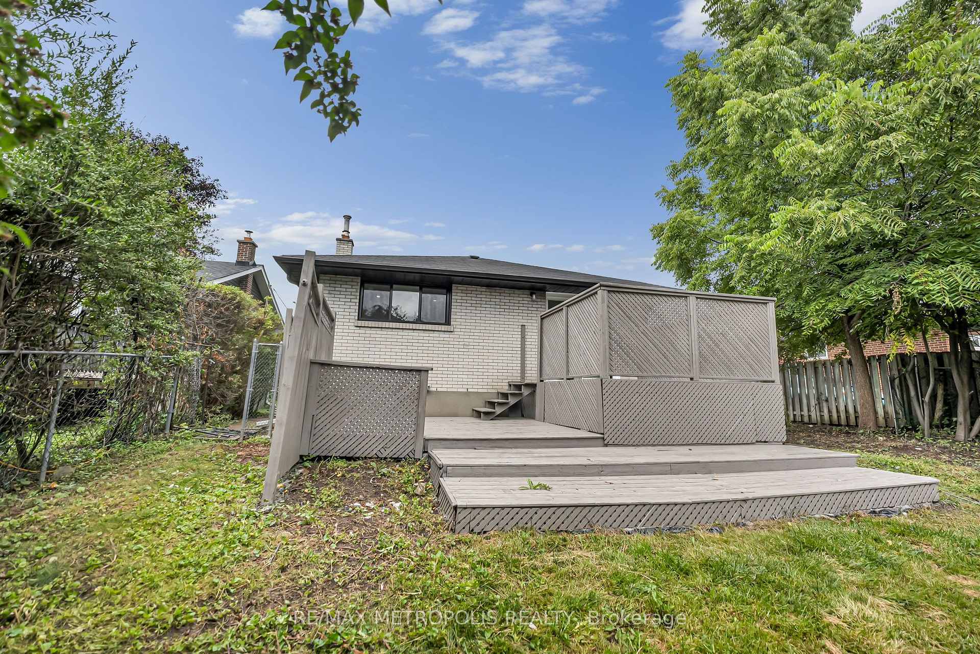Photo 44 of 205 Clemence Avenue, Whitby, Downtown Whitby — HOMEH