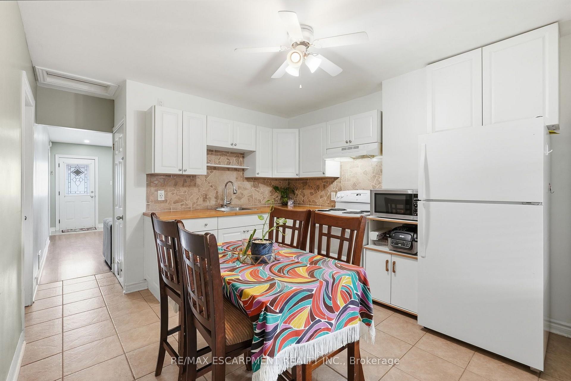 Photo 6 of 127 Park Row N, Hamilton, Crown Point — HOMEH