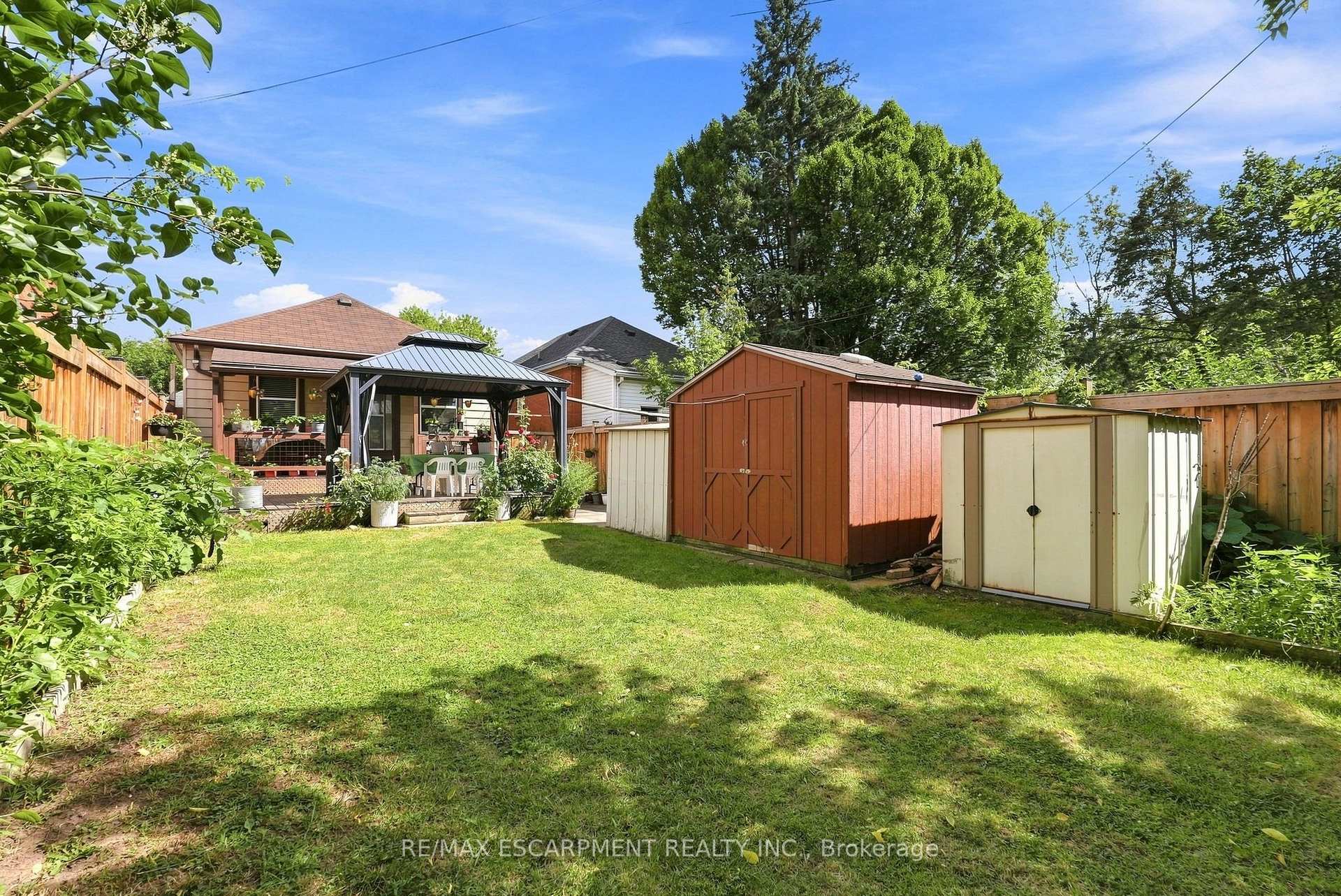 Photo 29 of 127 Park Row N, Hamilton, Crown Point — HOMEH