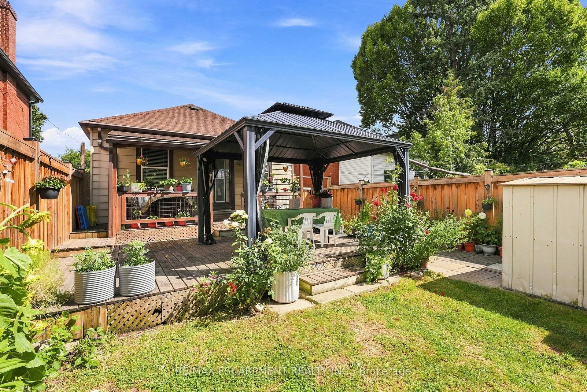 Photo 30 of 127 Park Row N, Hamilton, Crown Point — HOMEH