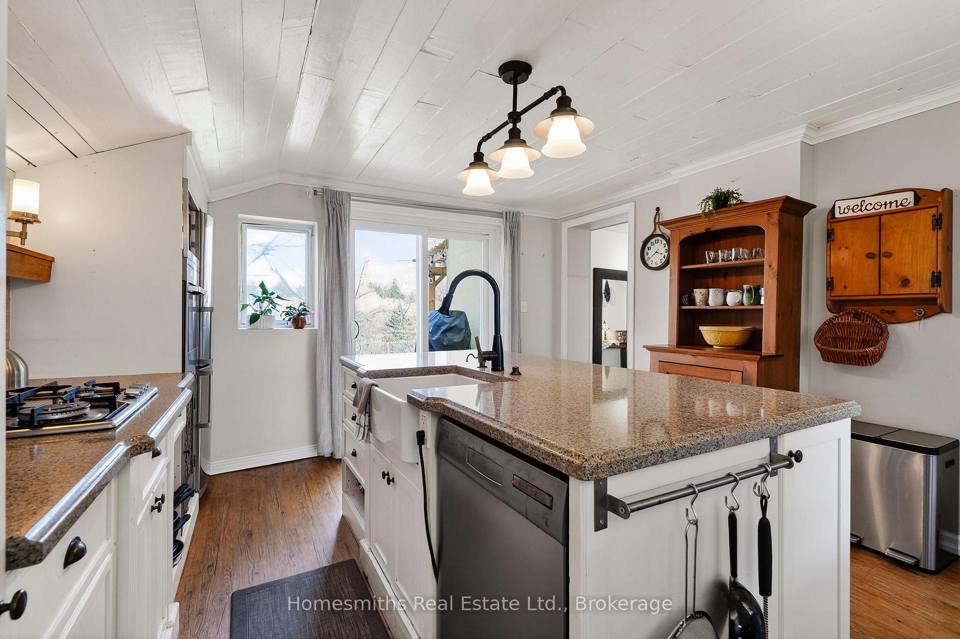 Photo 7 of 1002 Ontario Street, Cobourg — HOMEH