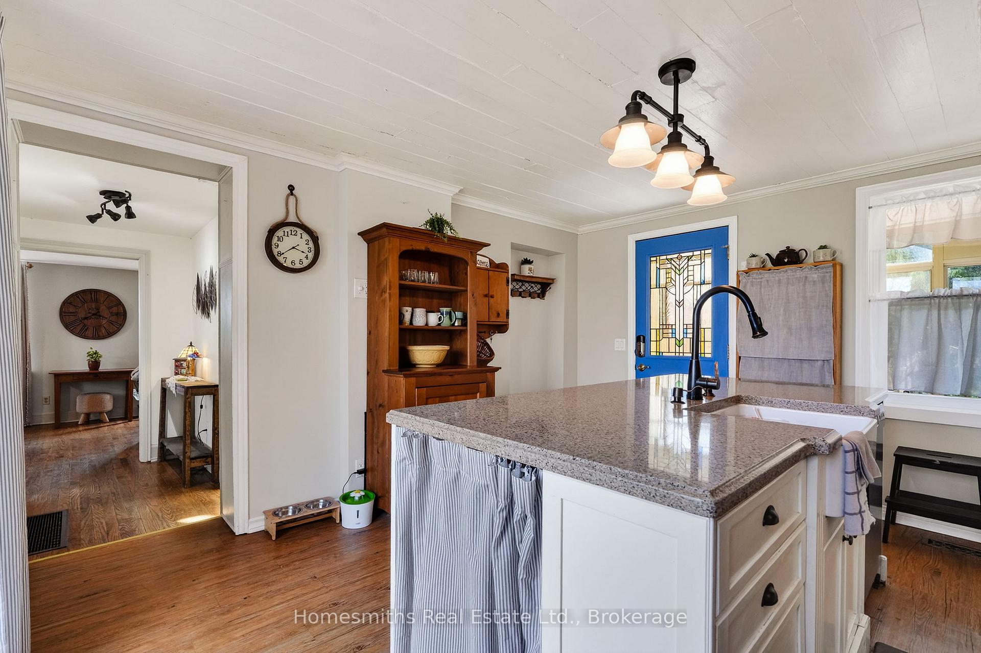 Photo 10 of 1002 Ontario Street, Cobourg — HOMEH