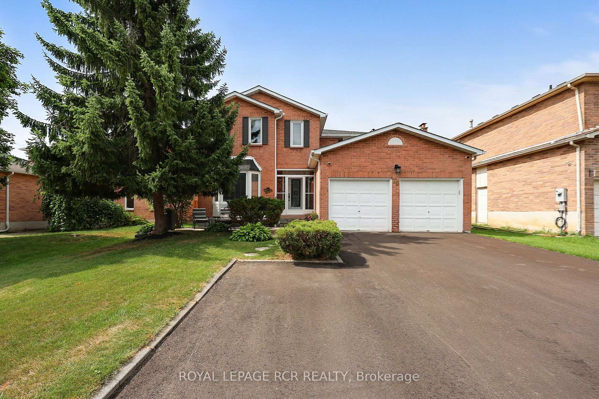 Photo 2 of 18 Mccabe Crescent, Caledon, Bolton North — HOMEH