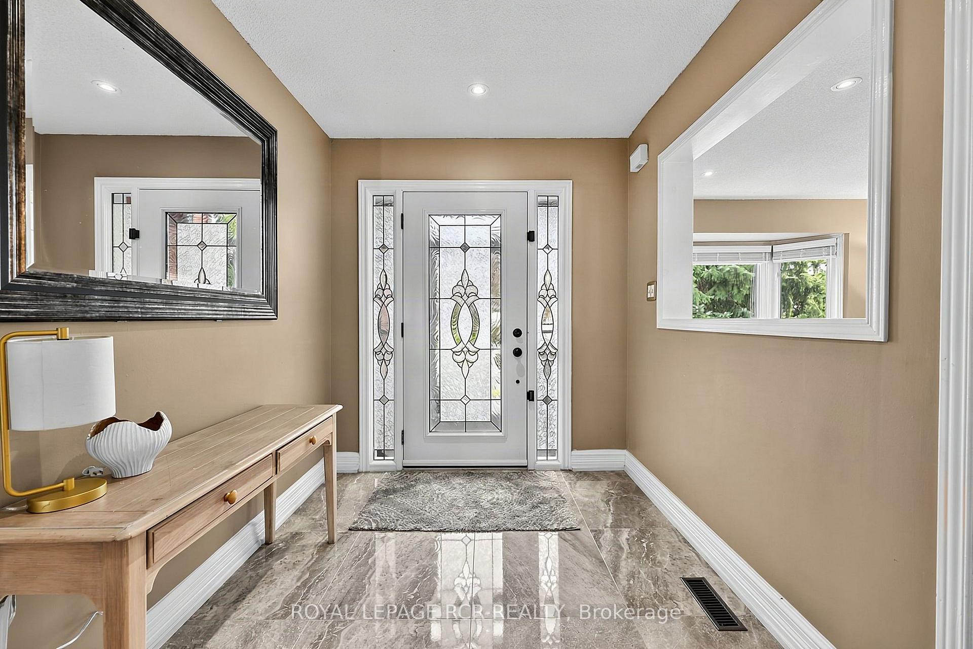 Photo 4 of 18 Mccabe Crescent, Caledon, Bolton North — HOMEH