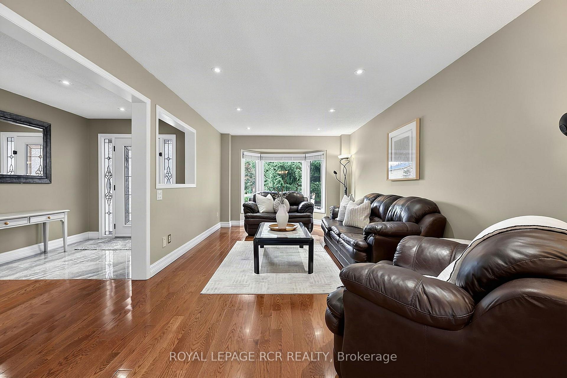 Photo 5 of 18 Mccabe Crescent, Caledon, Bolton North — HOMEH