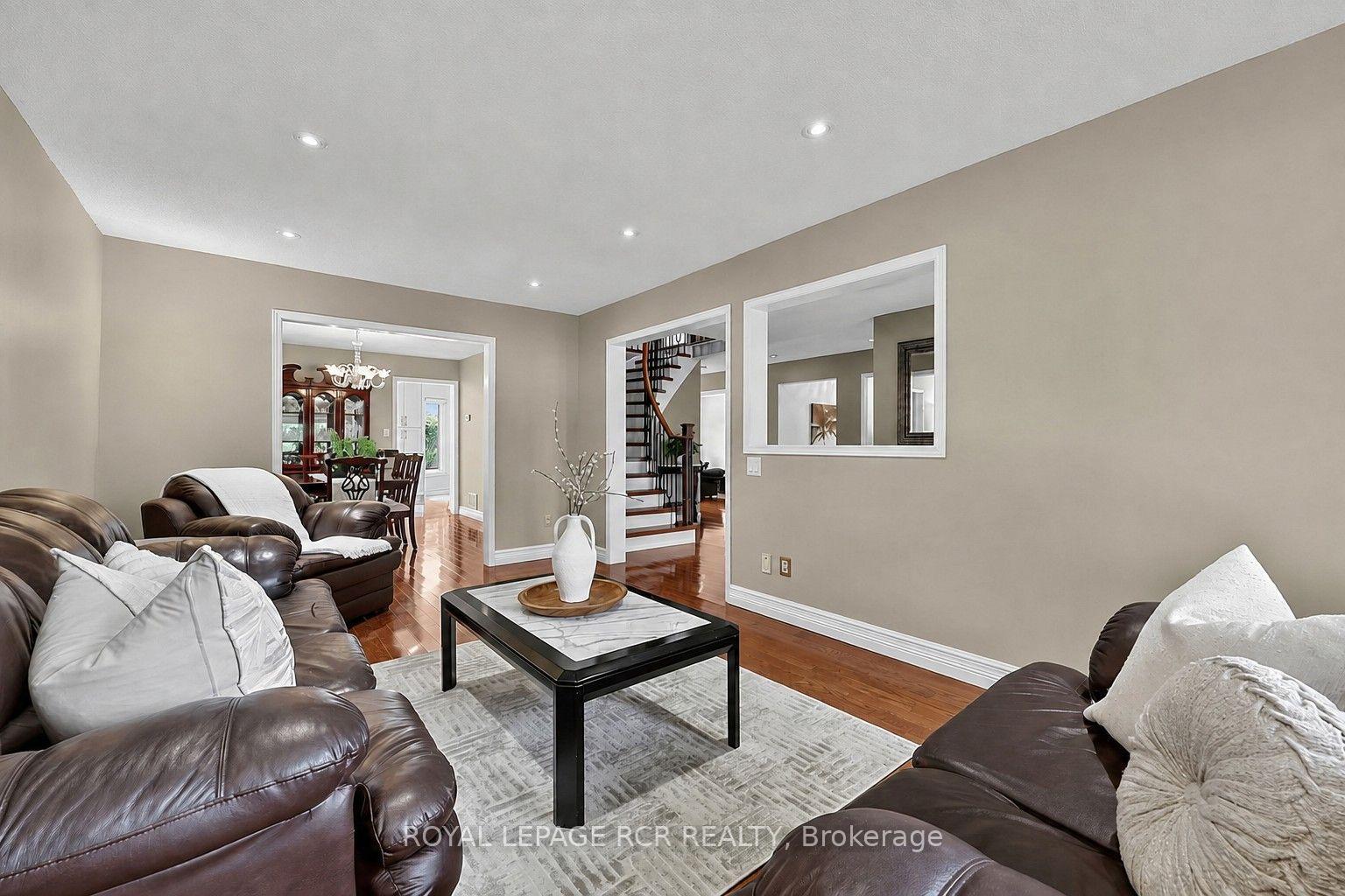 Photo 7 of 18 Mccabe Crescent, Caledon, Bolton North — HOMEH