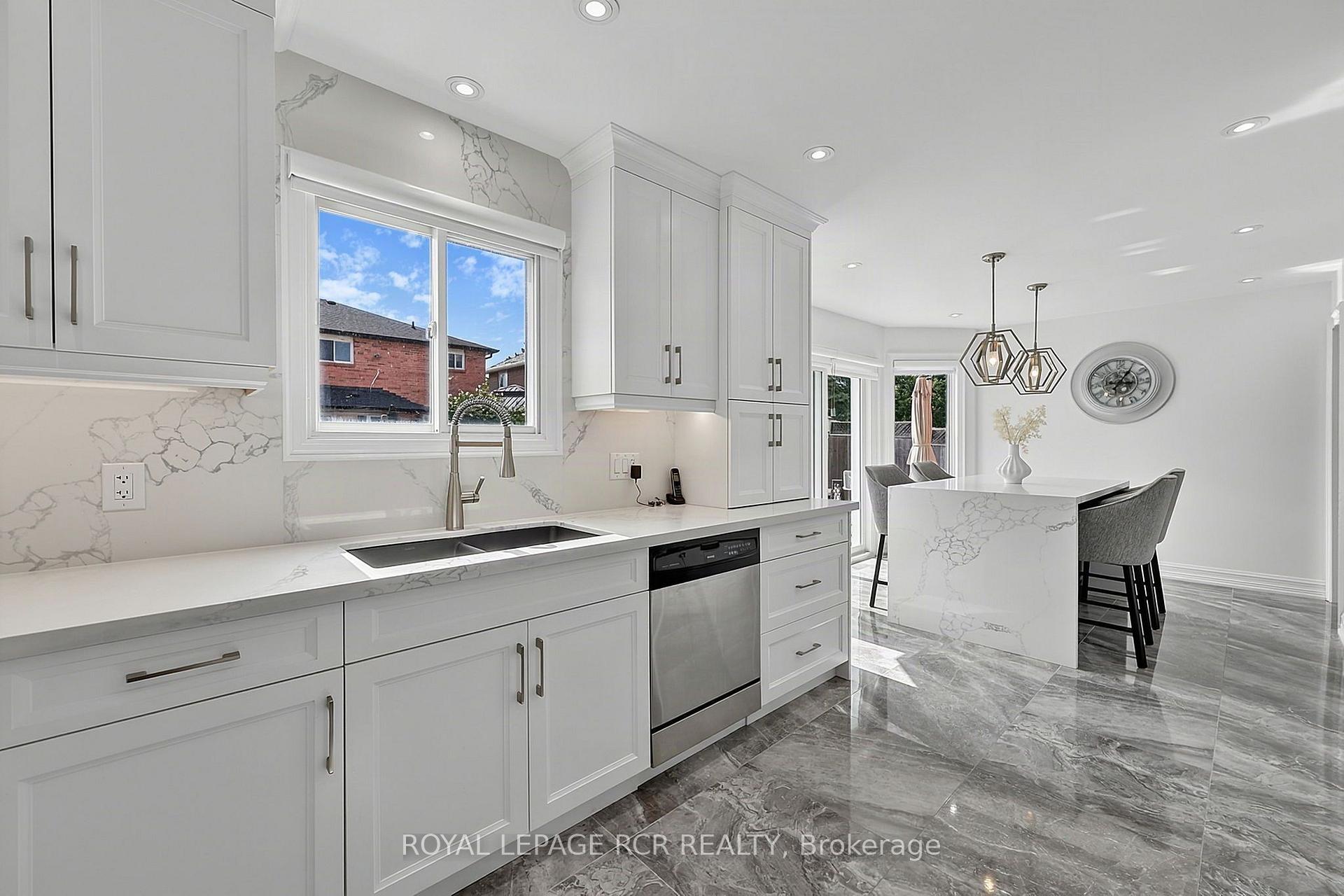 Photo 13 of 18 Mccabe Crescent, Caledon, Bolton North — HOMEH