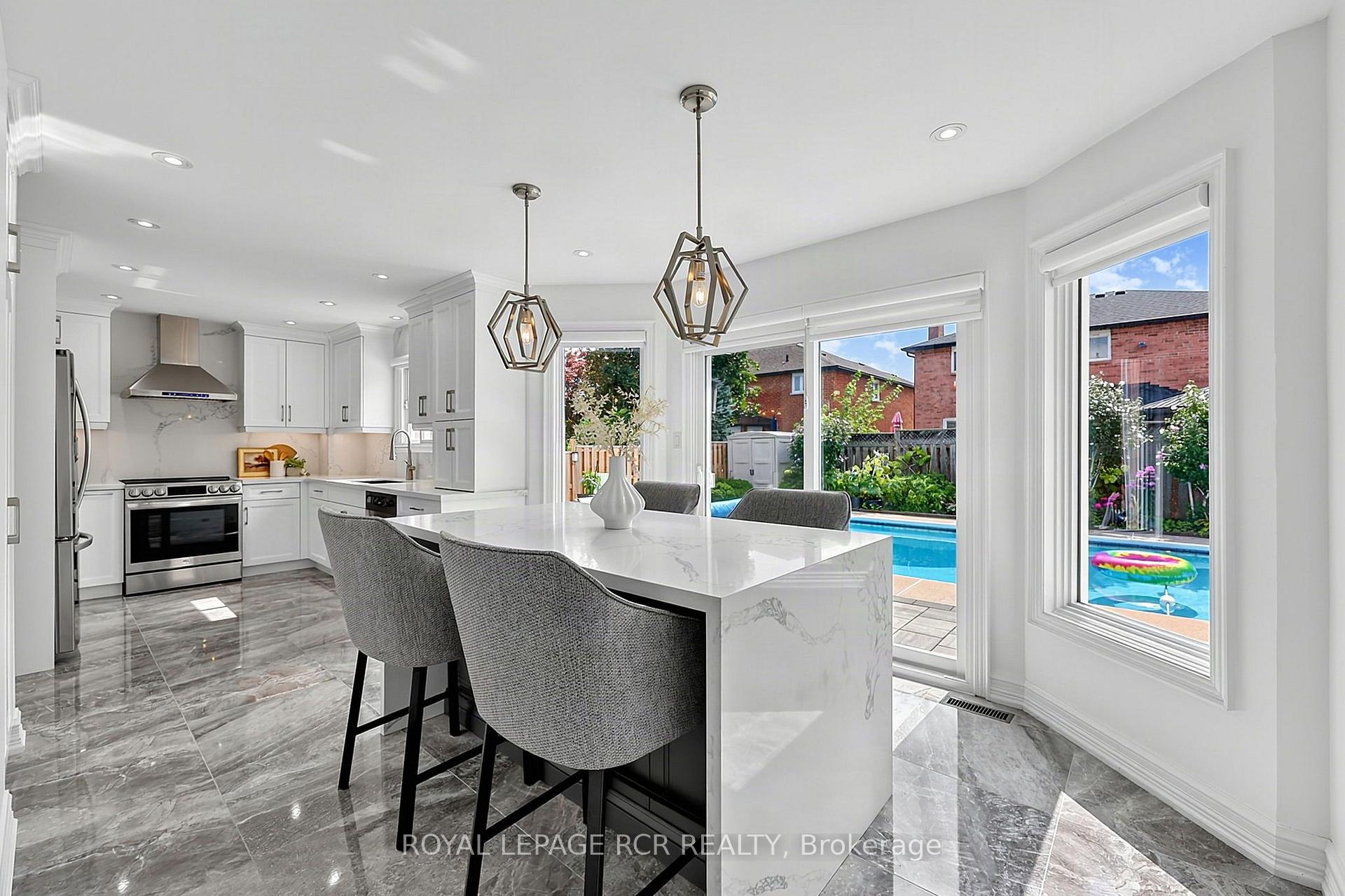 Photo 14 of 18 Mccabe Crescent, Caledon, Bolton North — HOMEH